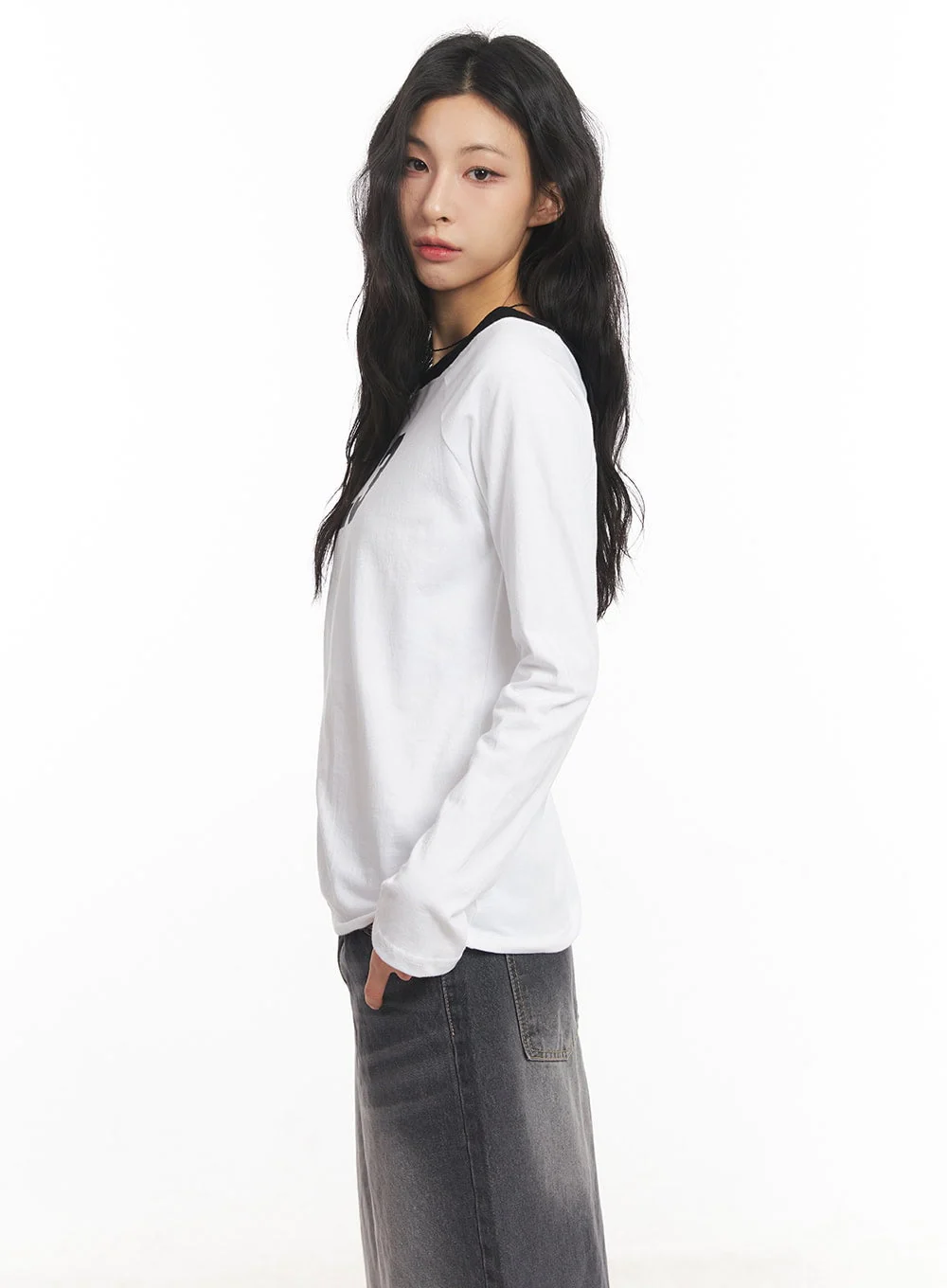23 Graphic Off-Shoulder Long-Sleeve Top CA504 - Image 3
