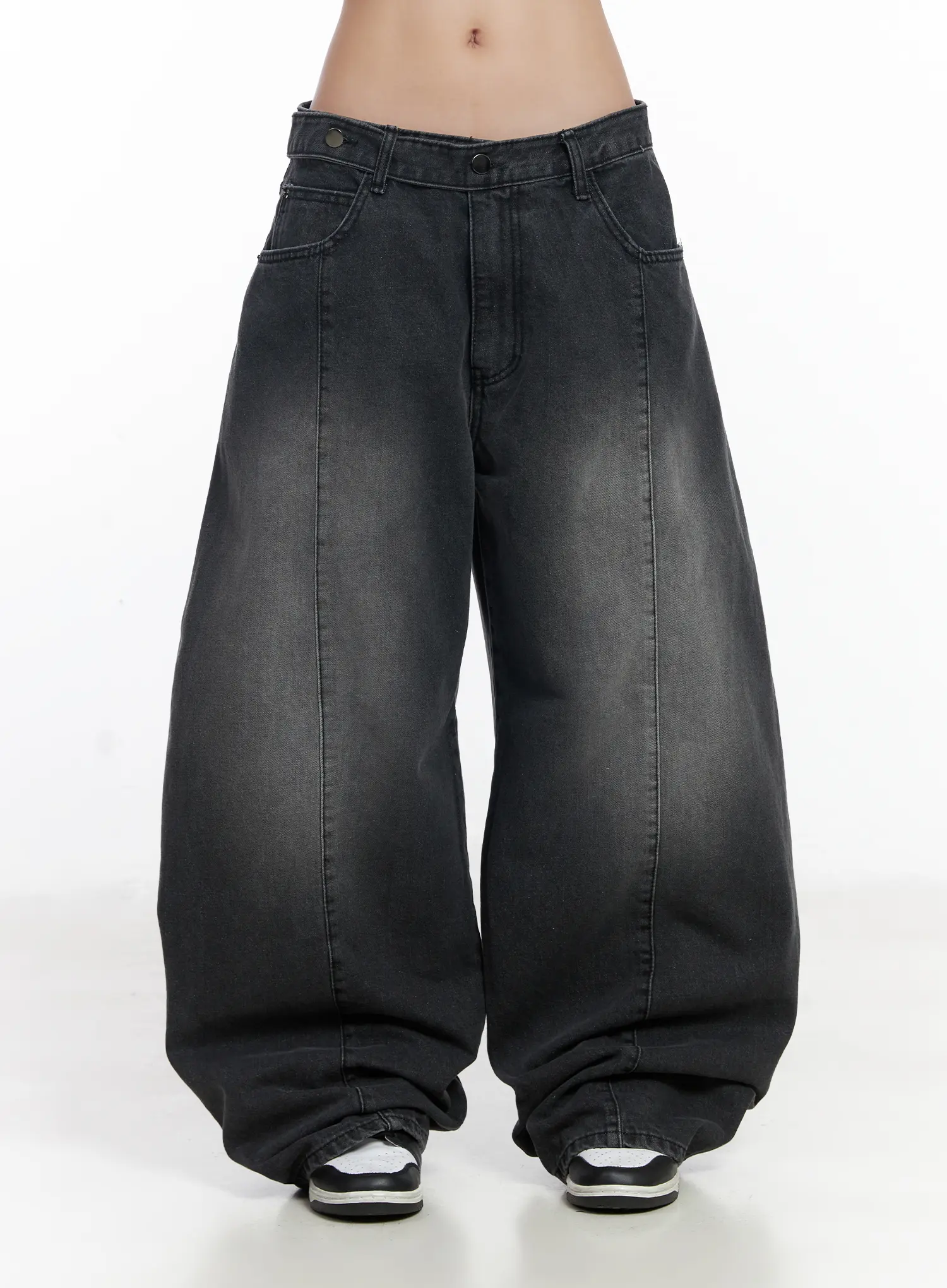 Alana Belt-Detail Baggy Jeans CJ530 - Image 11