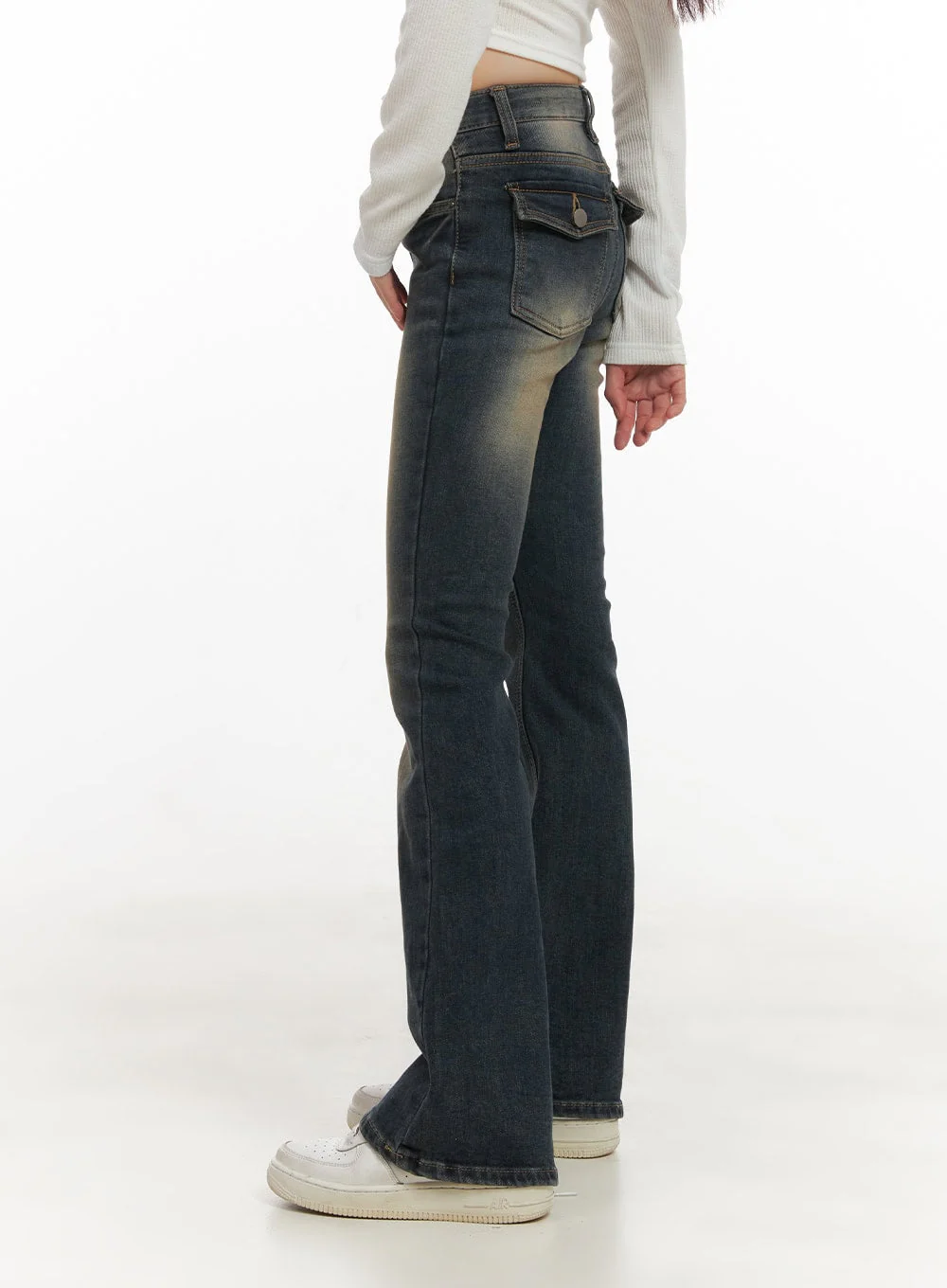Alicia Washed Flared Jeans CD426 - Image 5