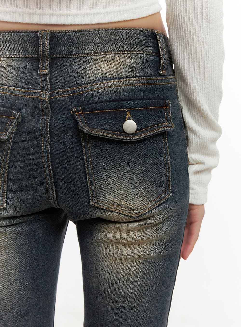 Alicia Washed Flared Jeans CD426 - Image 7
