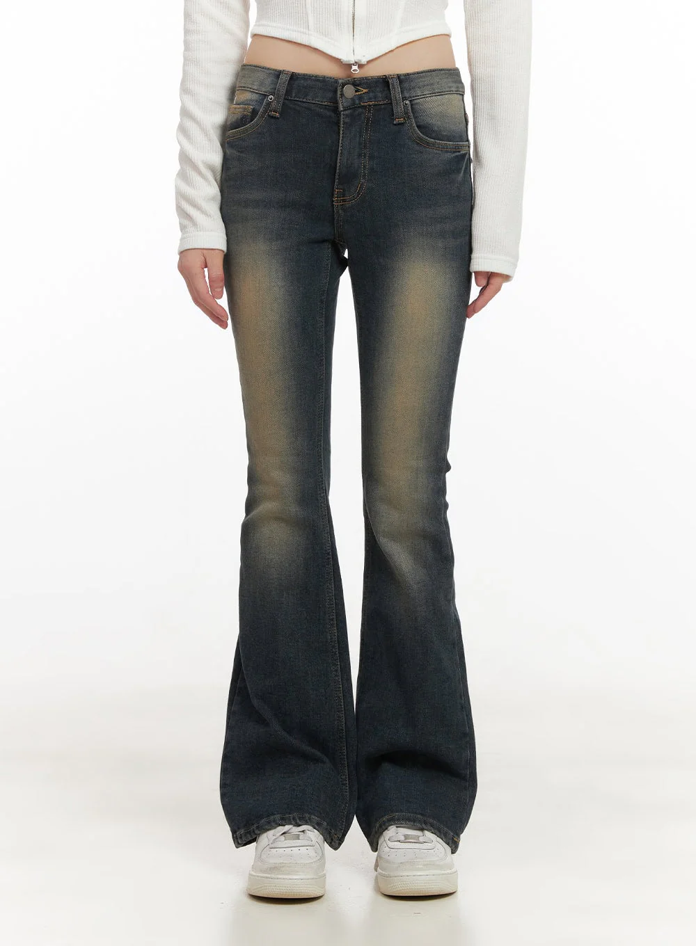 Alicia Washed Flared Jeans CD426 - Image 8