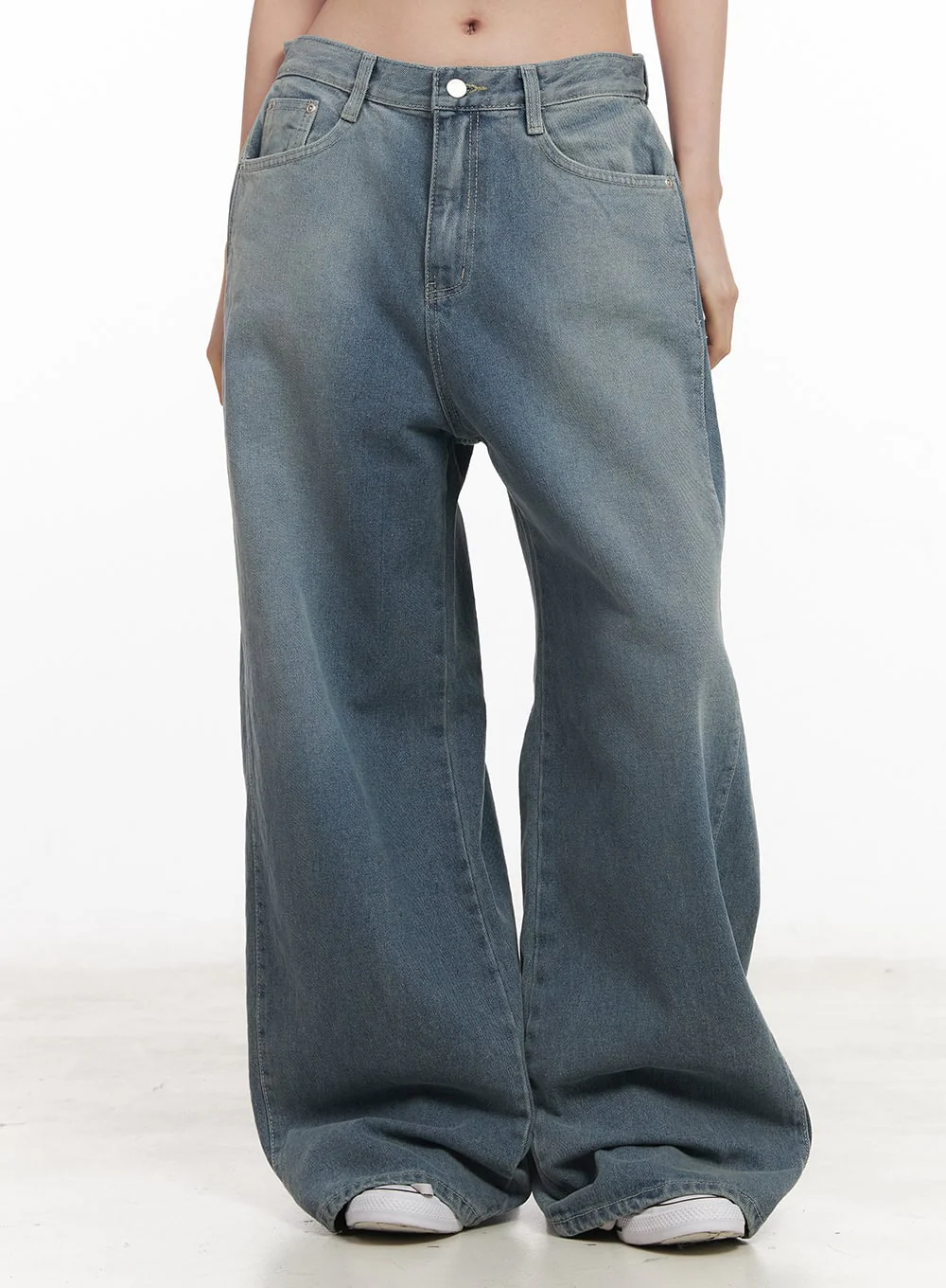 Amber Pintuck Wide-Leg Jeans CM511