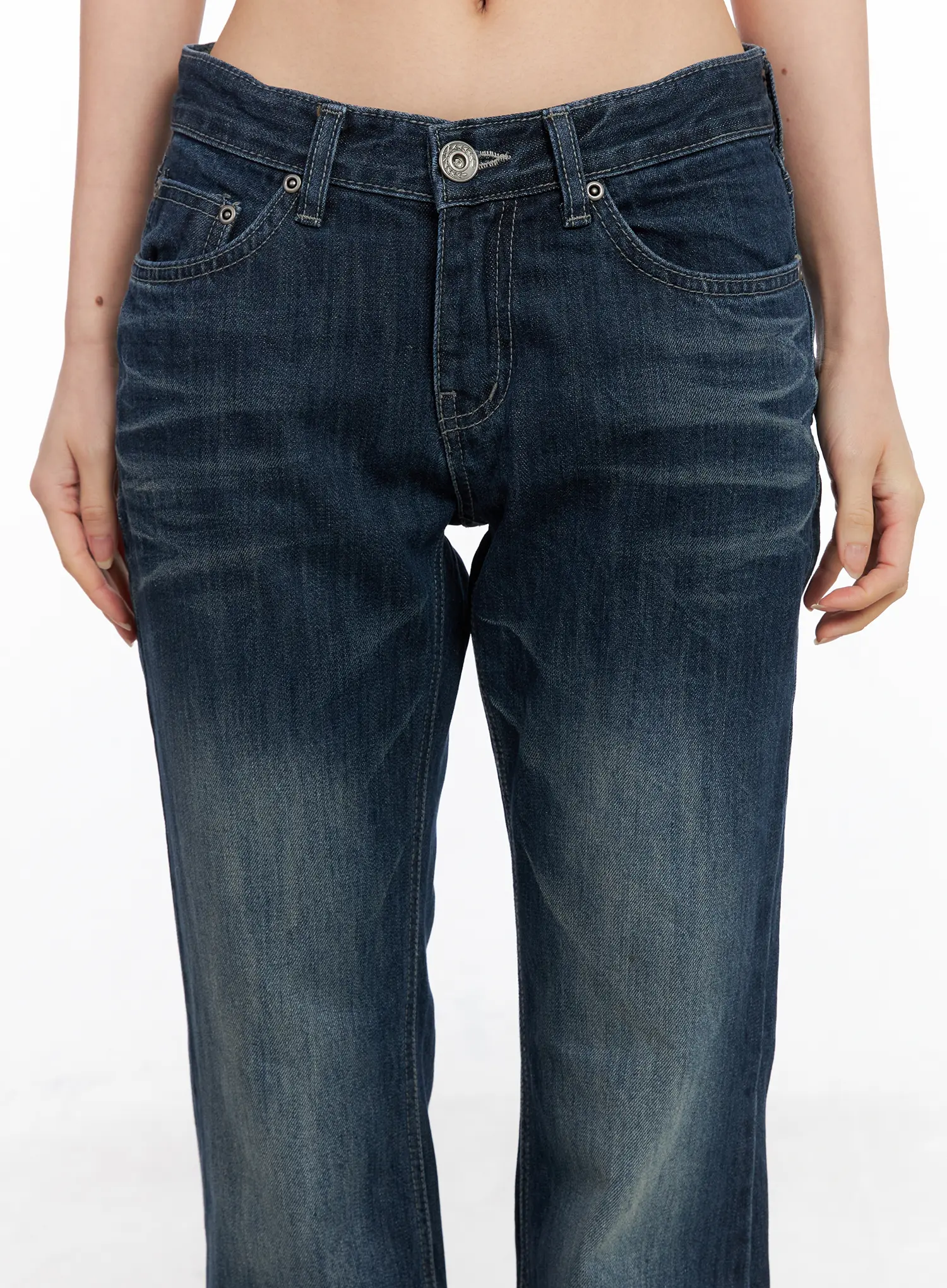Amira Washed Low-Rise Flare Jeans CC1109 - Image 3