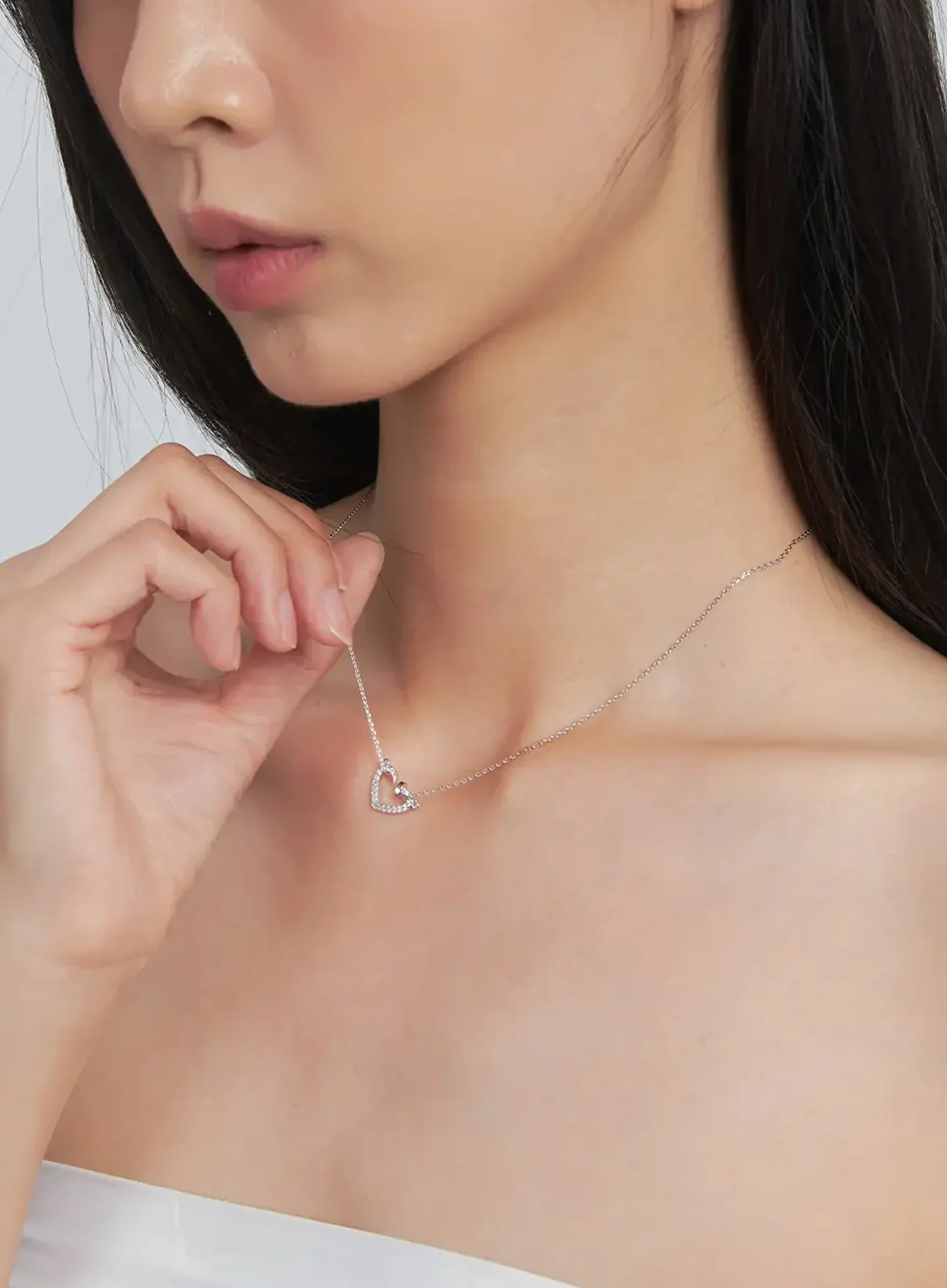 Ariana Heart Necklace IU512 - Image 4