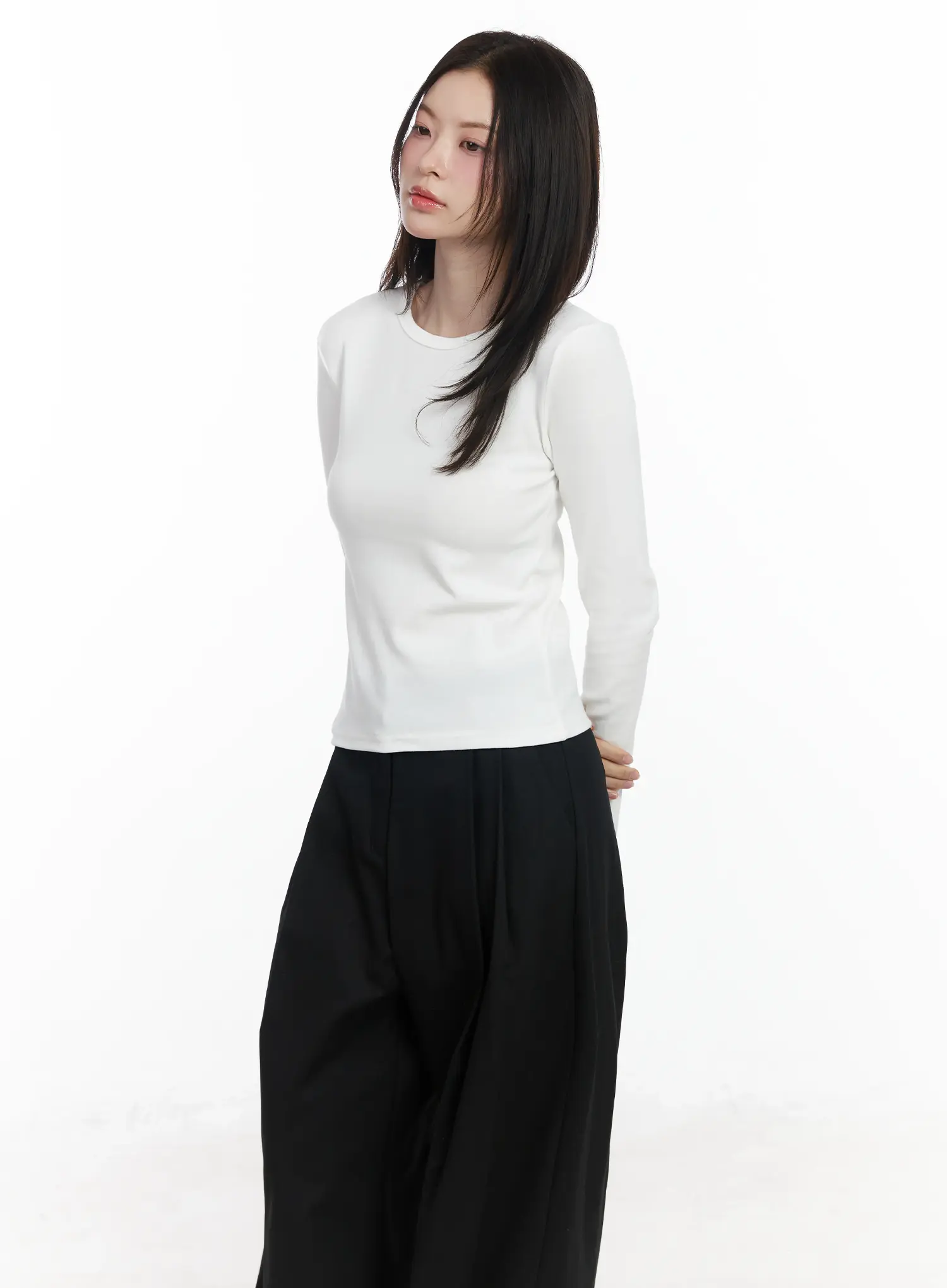 Basic Round Neck Long Sleeve Top IF520 - Image 7