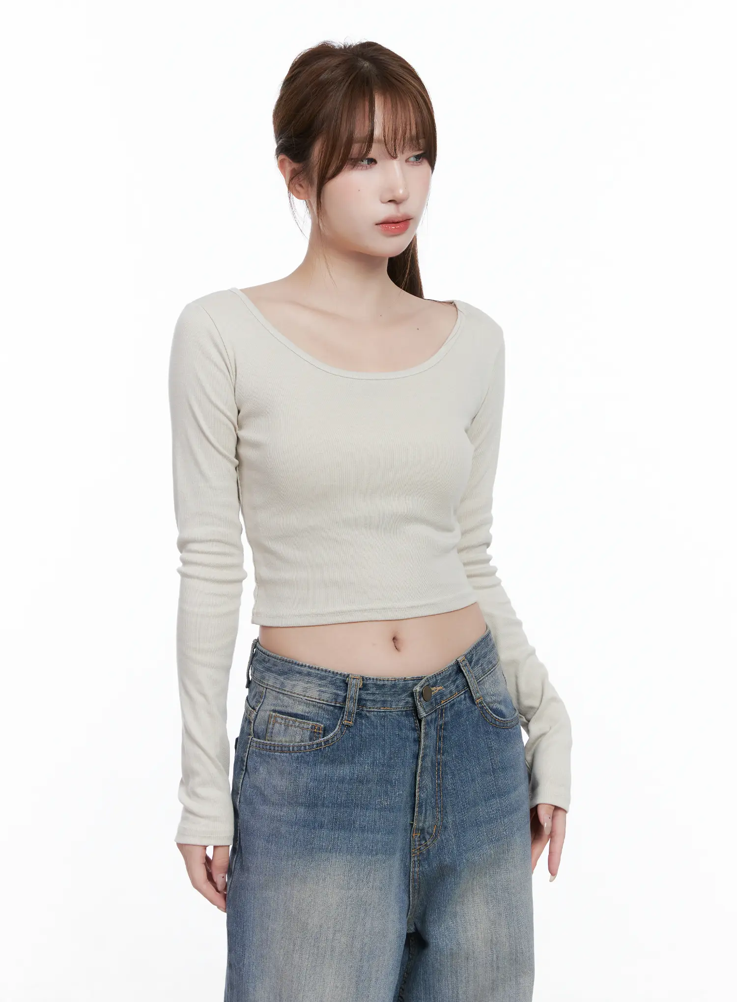 Basic U-Neck Long Sleeve Crop Tee CG529 - Image 4