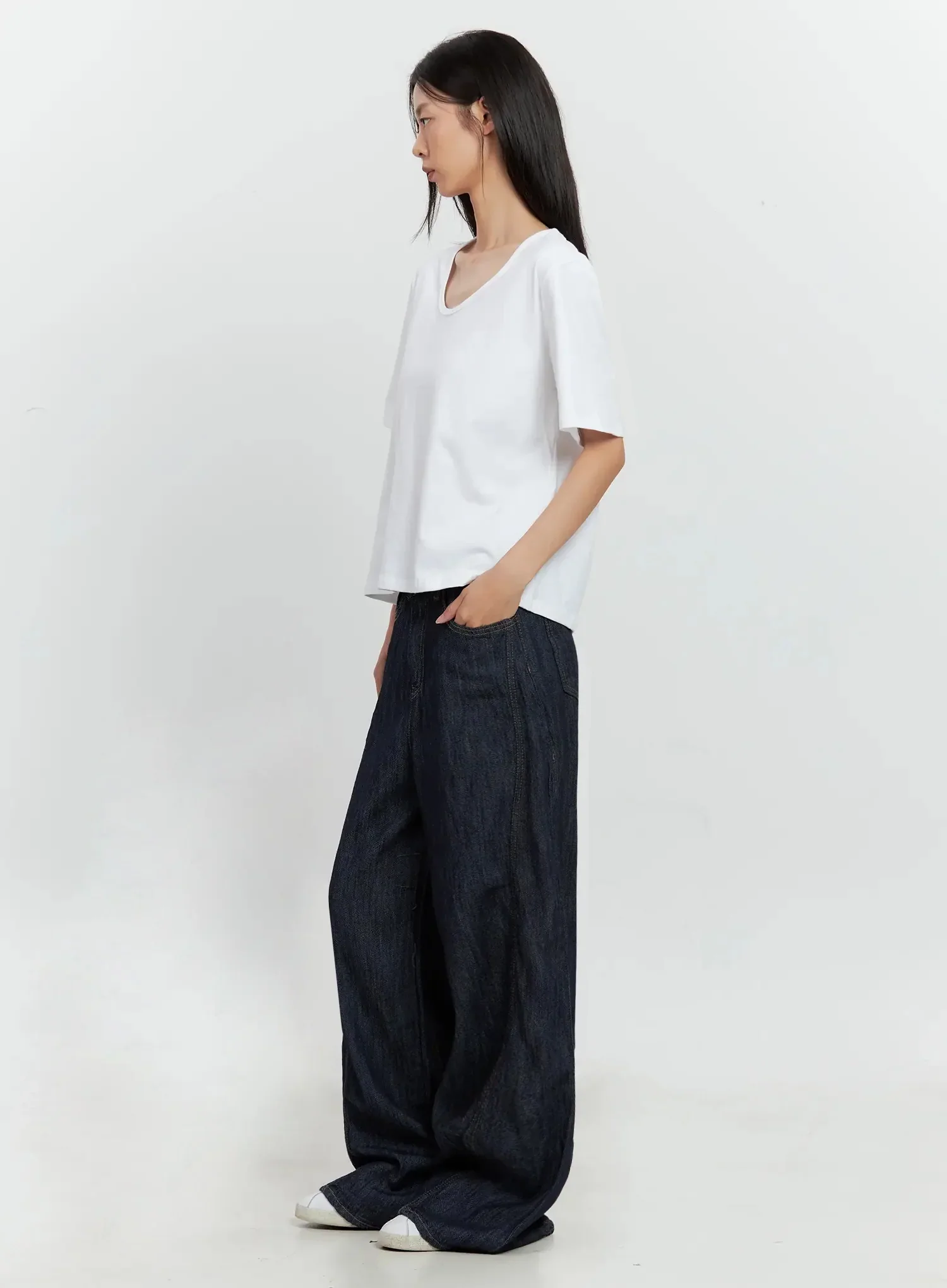Basic U-Neck T-Shirt IL528 - Image 14