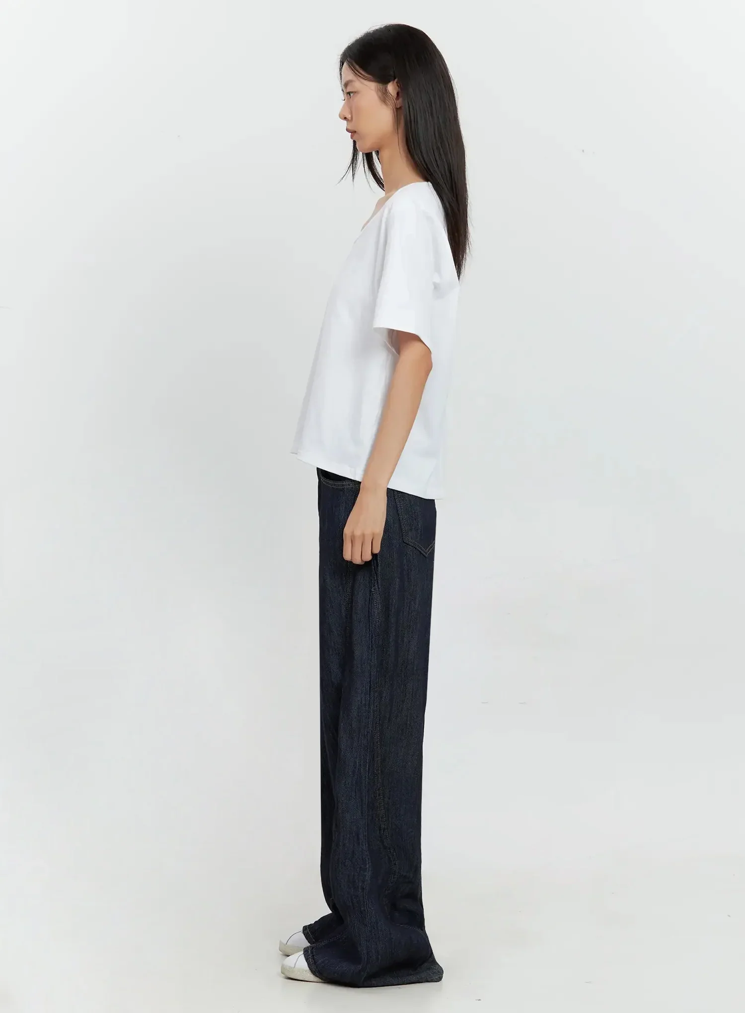 Basic U-Neck T-Shirt IL528 - Image 7