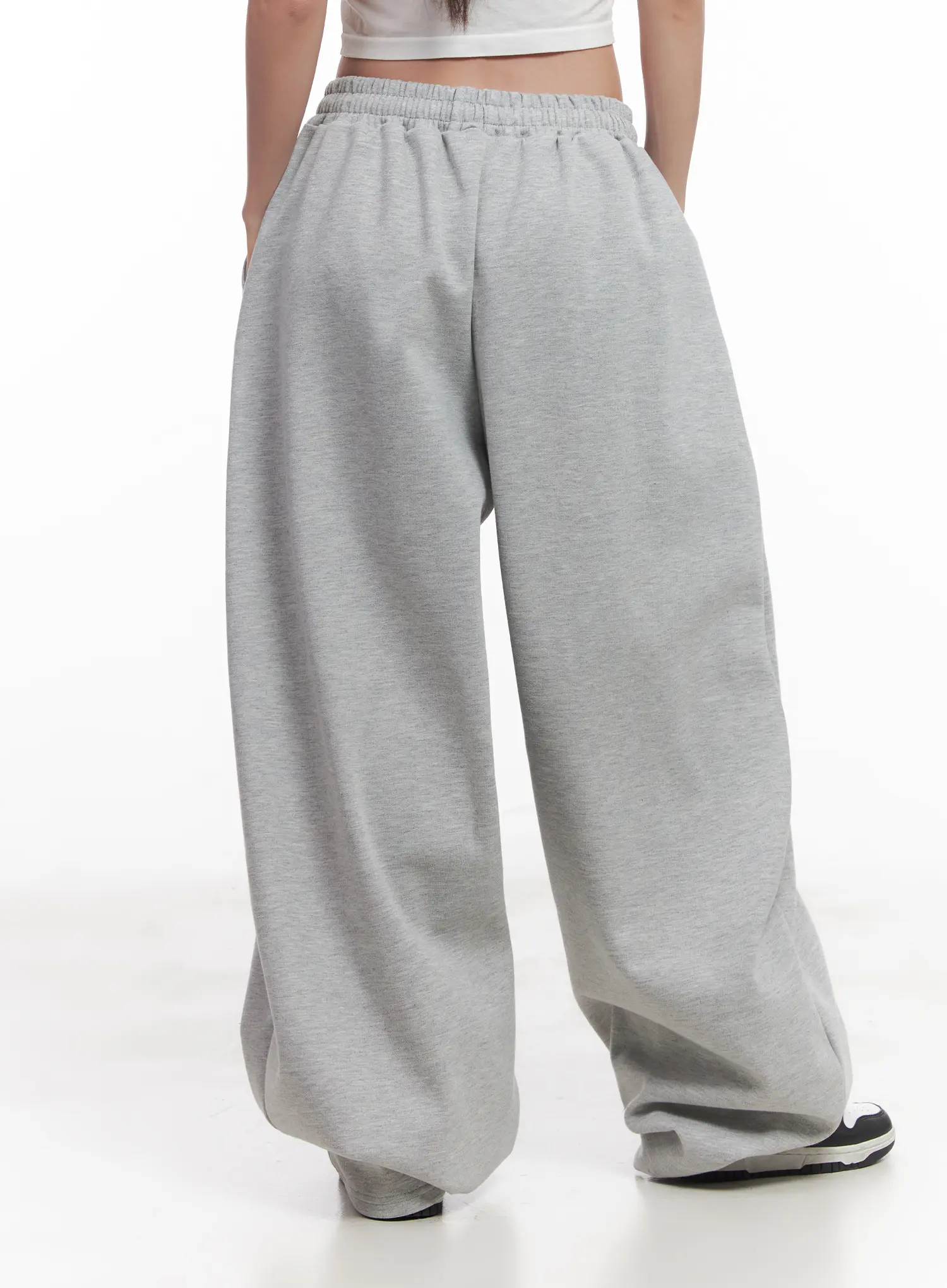 Basic Wide-Fit Sweatpants CU517 - Image 7