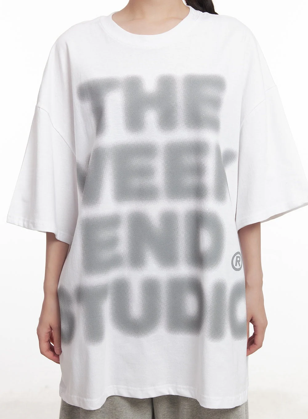 Blur Graphic Oversize T-Shirt CA529 - Image 4