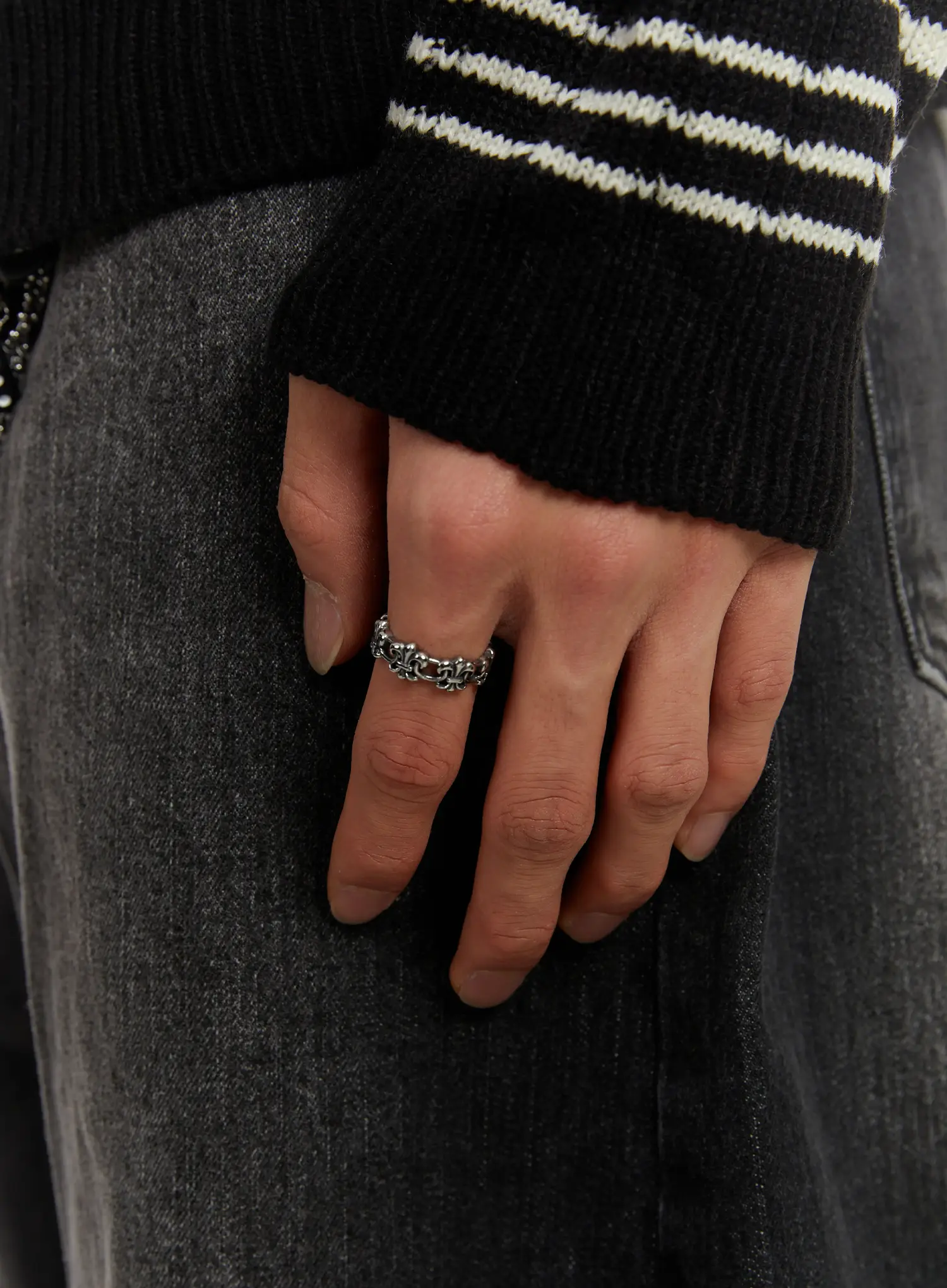Bold Cross Pattern Ring ID524