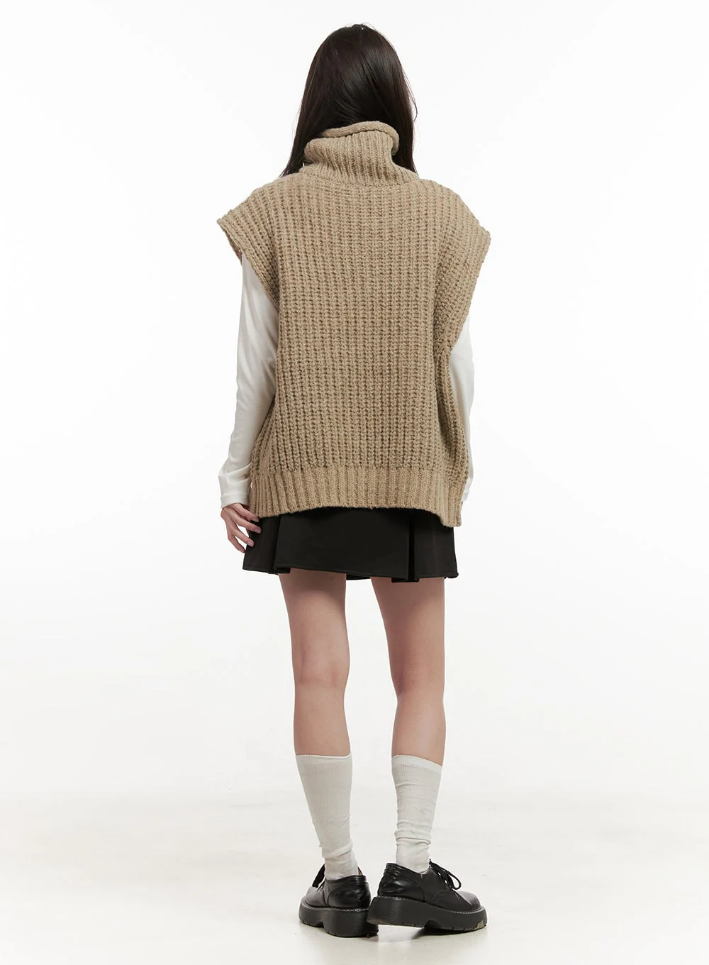Cable Knit Oversize Turtle Neck Vest ON429 - Image 4