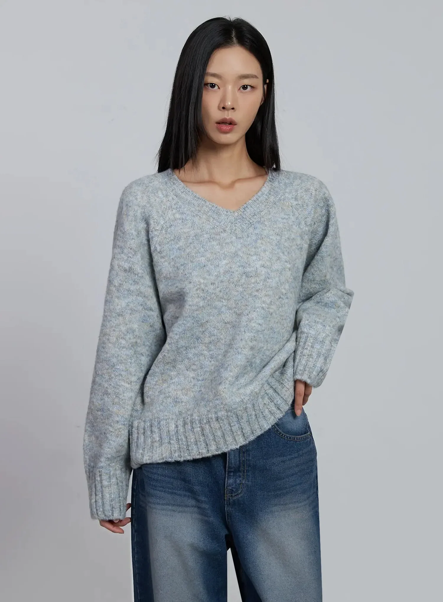 Casual Loose-Fit V-Neck Sweater IM520 - Image 10