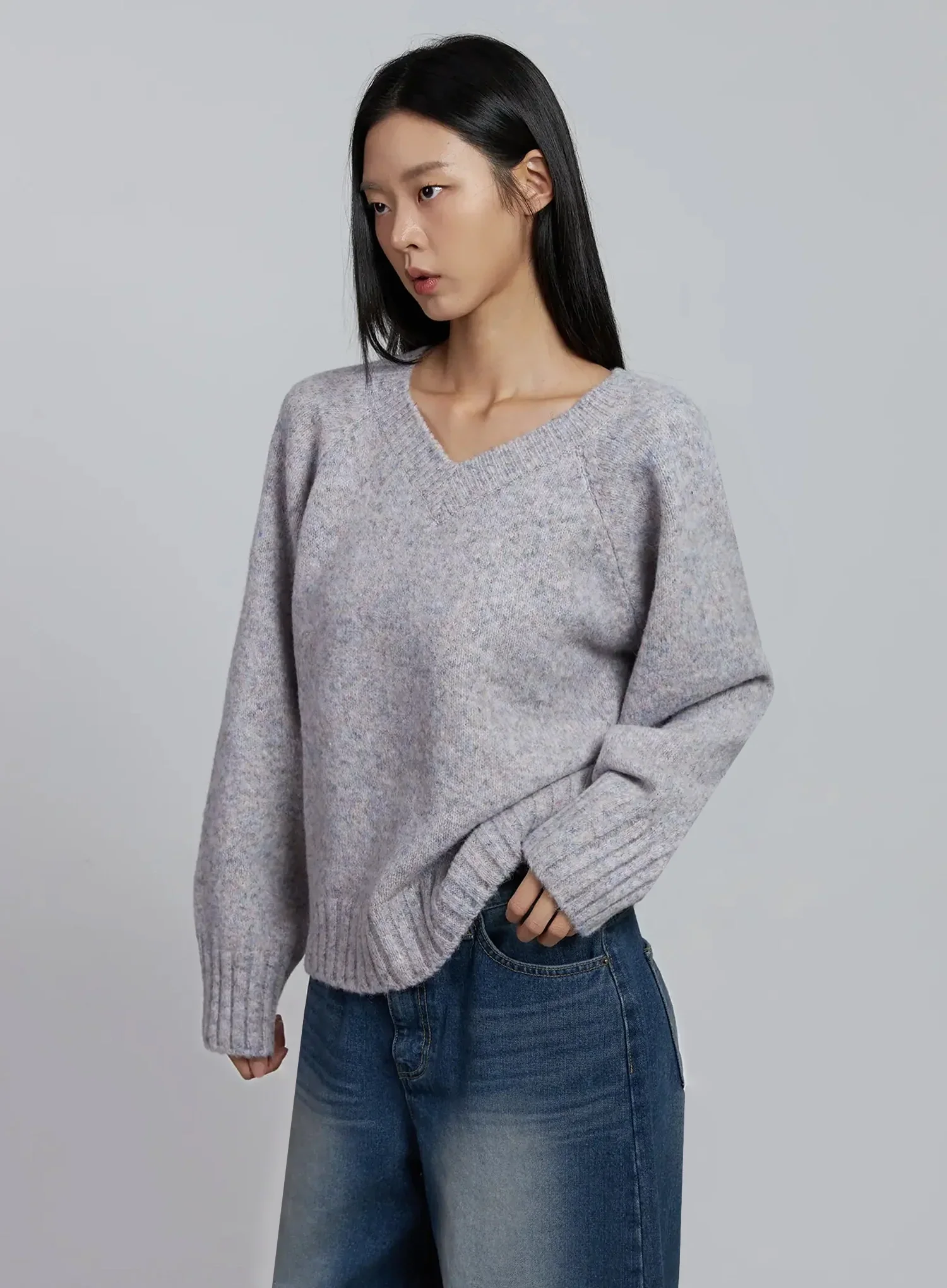 Casual Loose-Fit V-Neck Sweater IM520 - Image 2