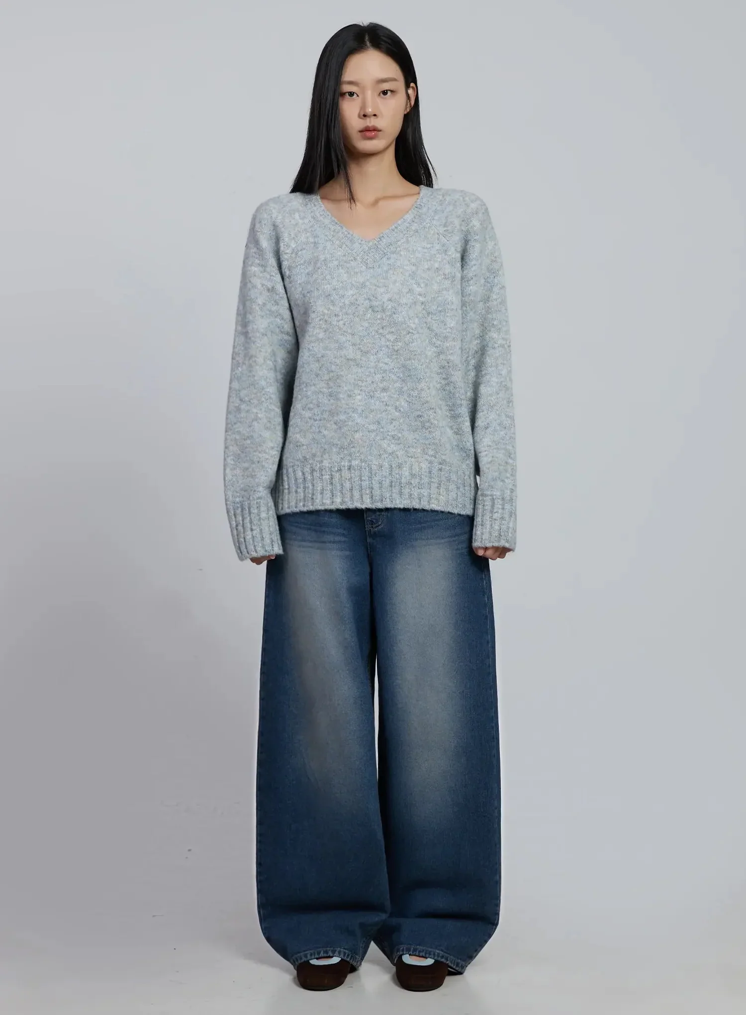 Casual Loose-Fit V-Neck Sweater IM520 - Image 5