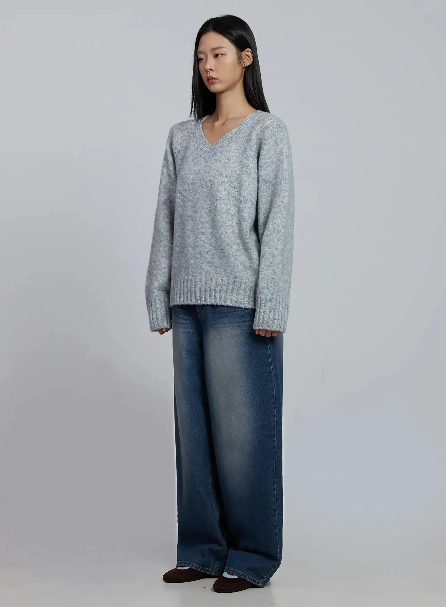 Casual Loose-Fit V-Neck Sweater IM520 - Image 6