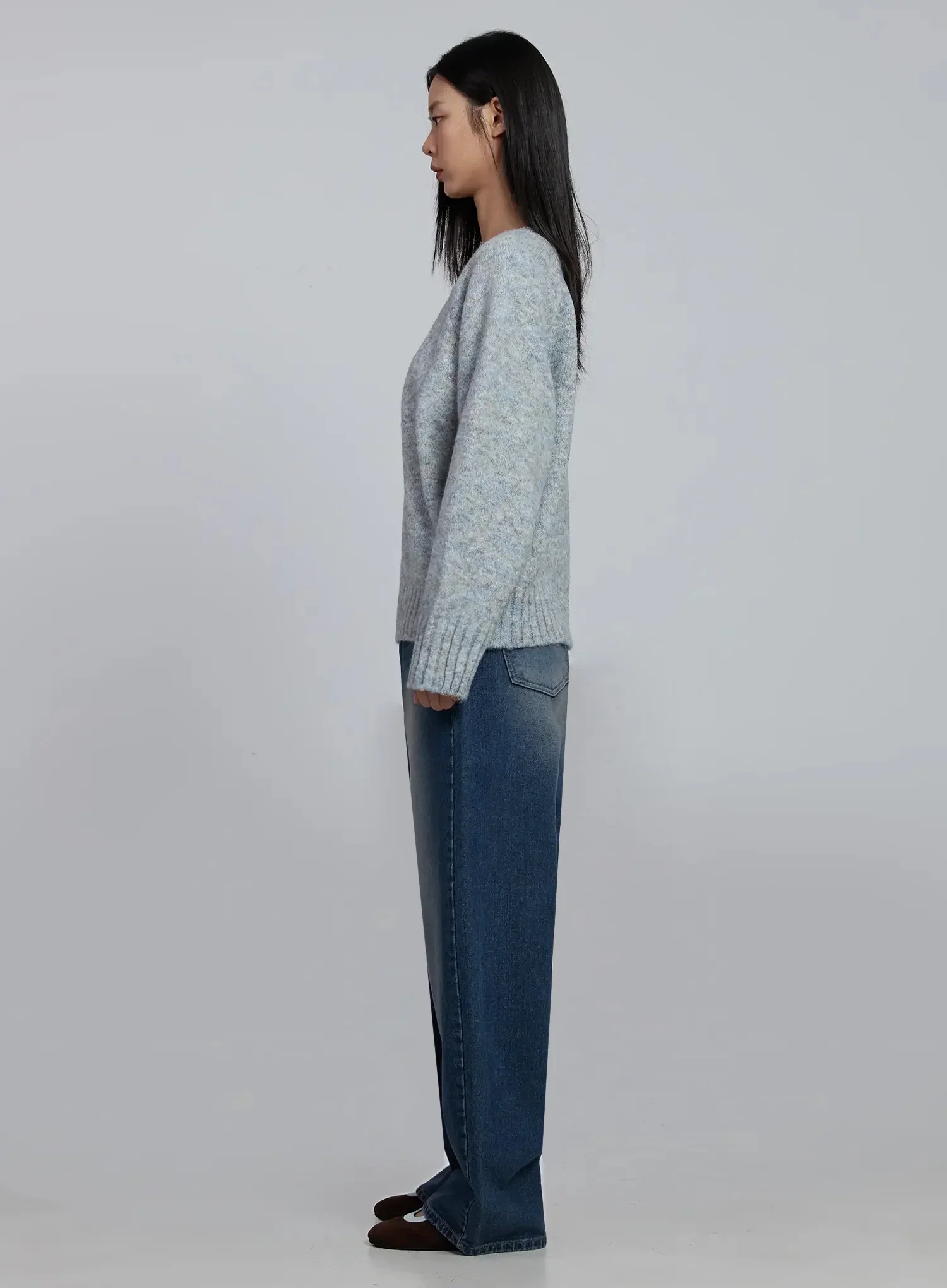 Casual Loose-Fit V-Neck Sweater IM520 - Image 7