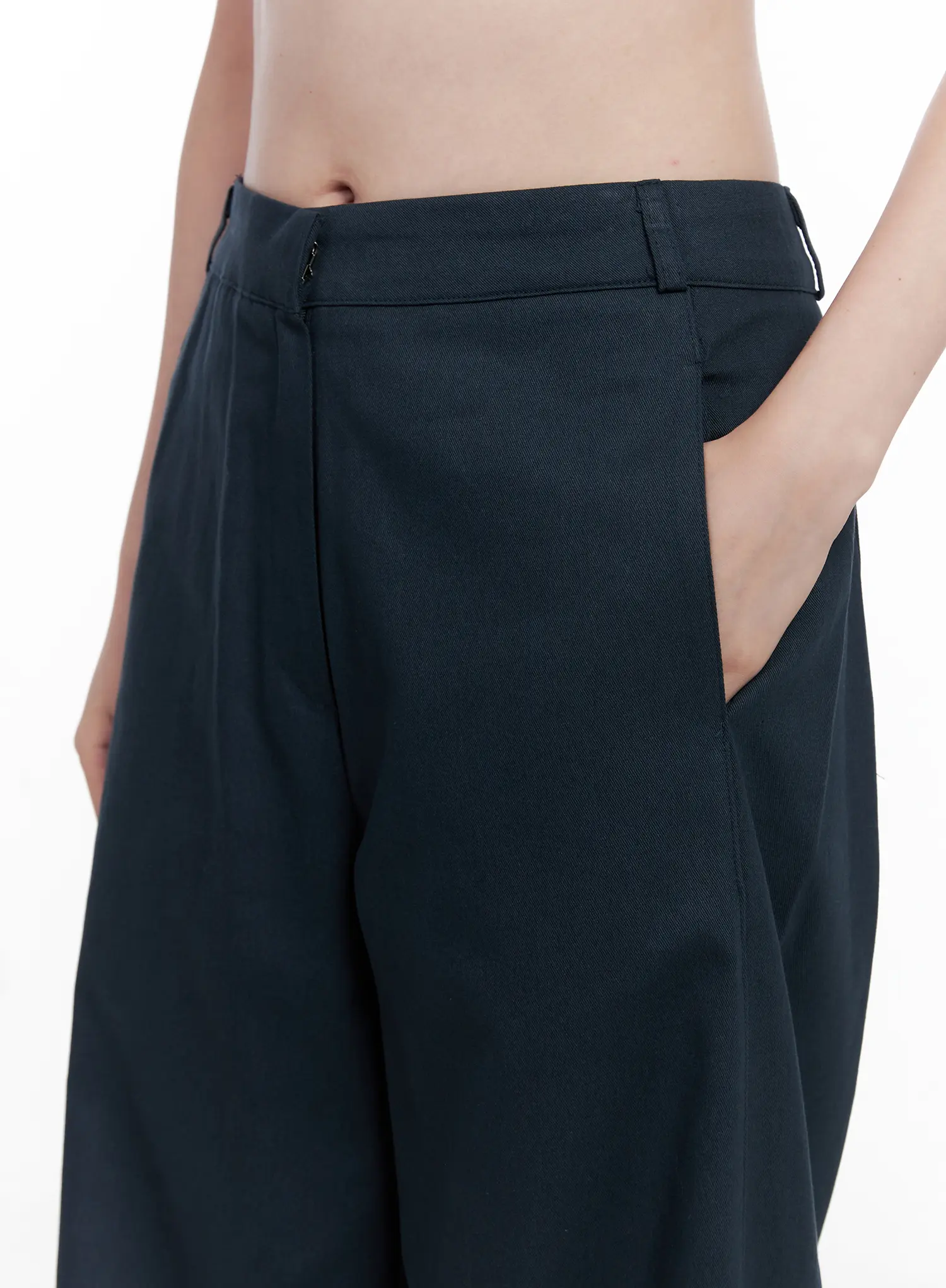 Casual Wide-Fit Trousers CG521 - Image 3