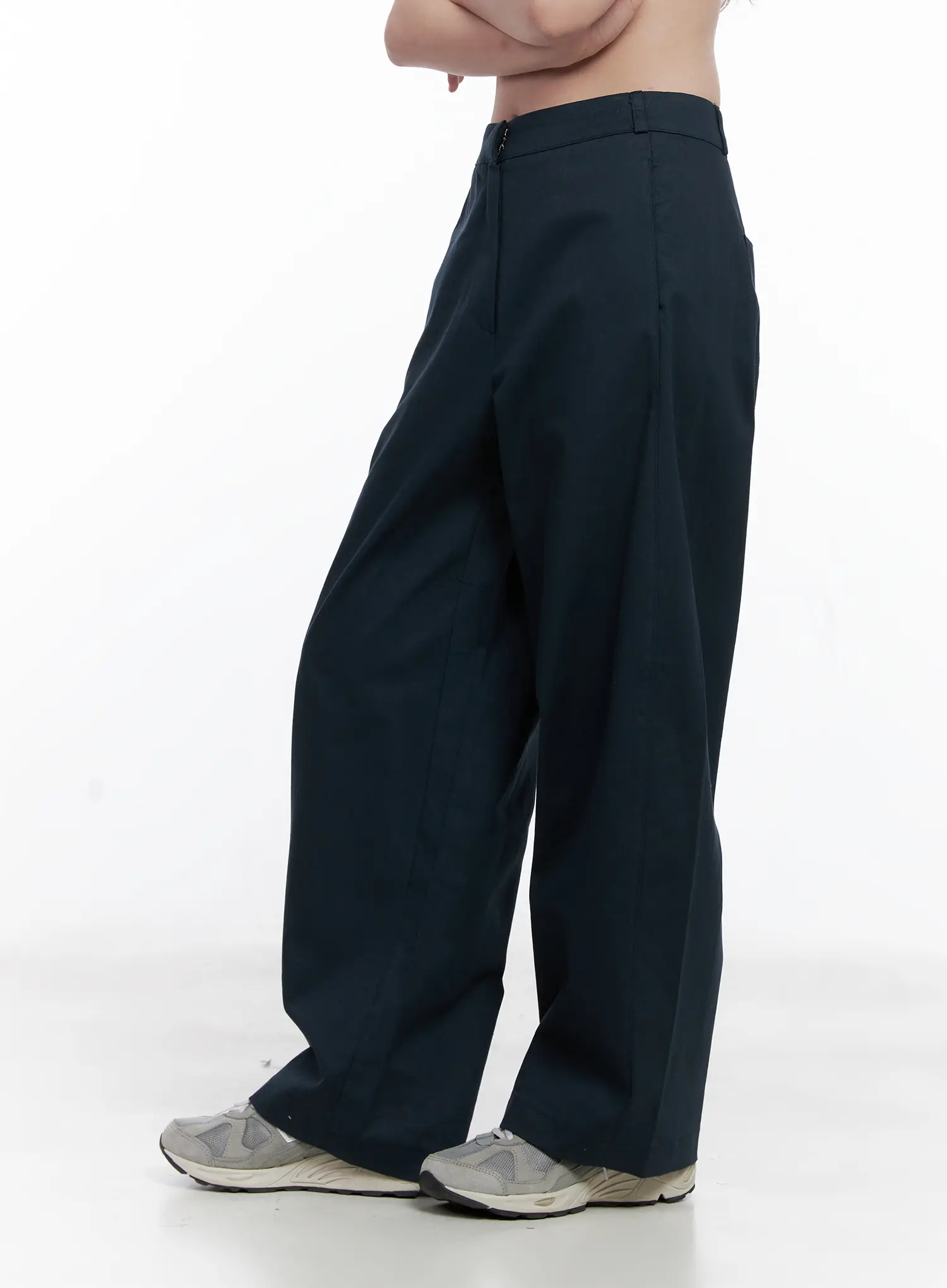 Casual Wide-Fit Trousers CG521 - Image 4