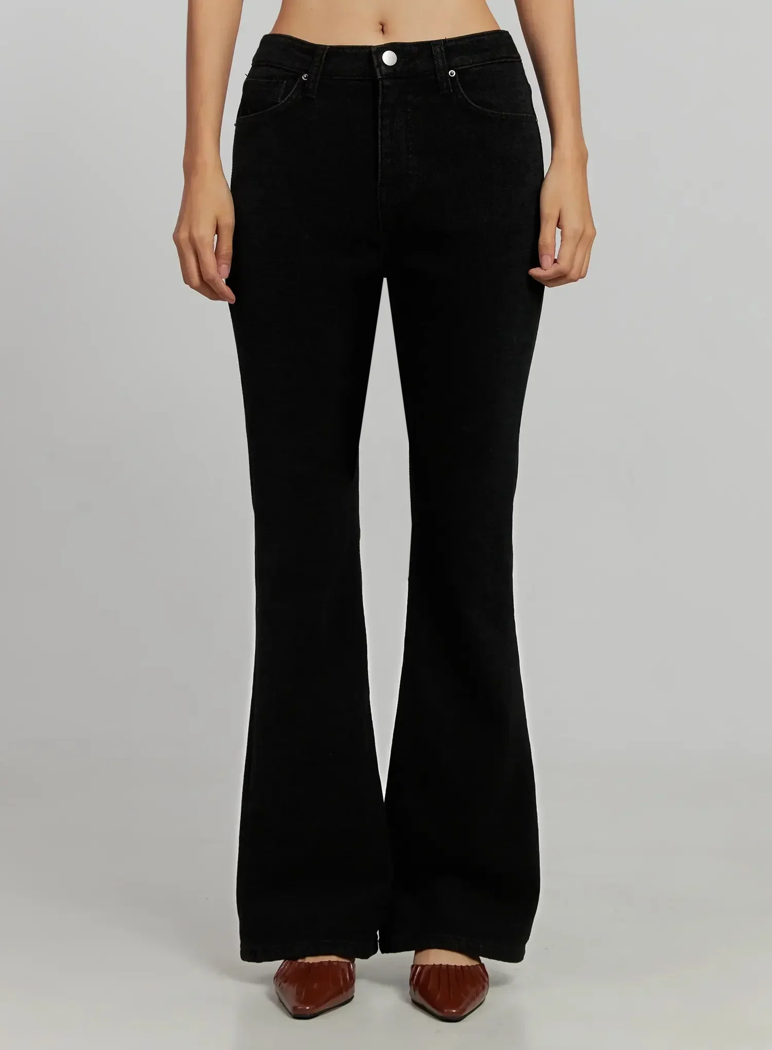 Chae High-Rise Bootcut Jeans IJ505