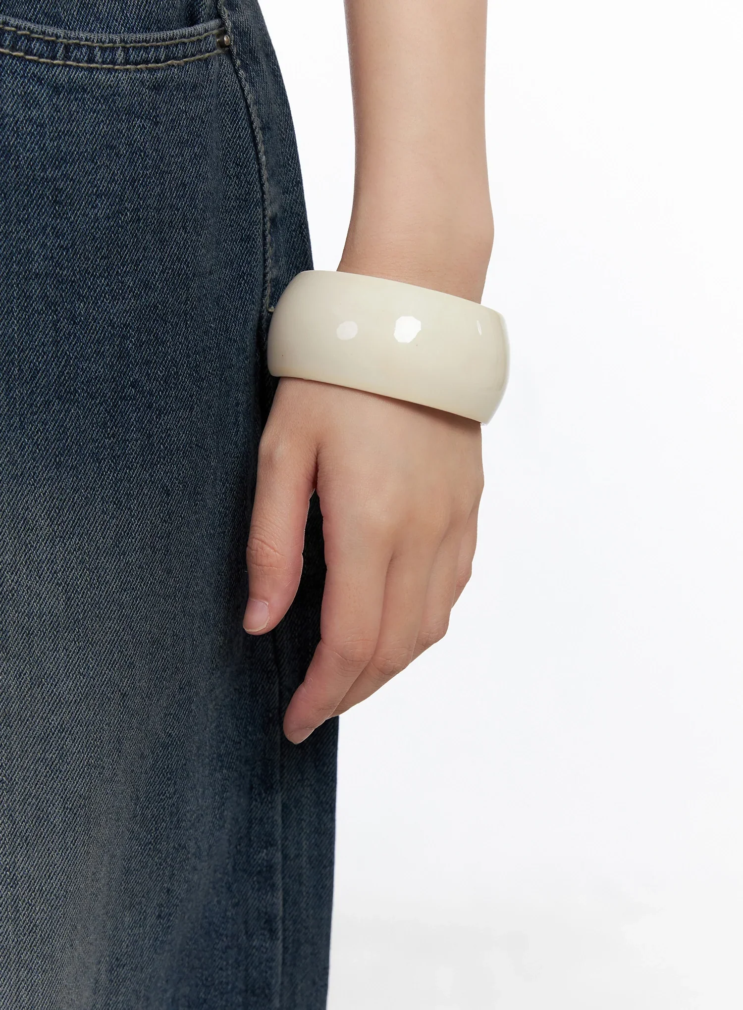 Chic Bangle Bracelet IS525 - Image 2