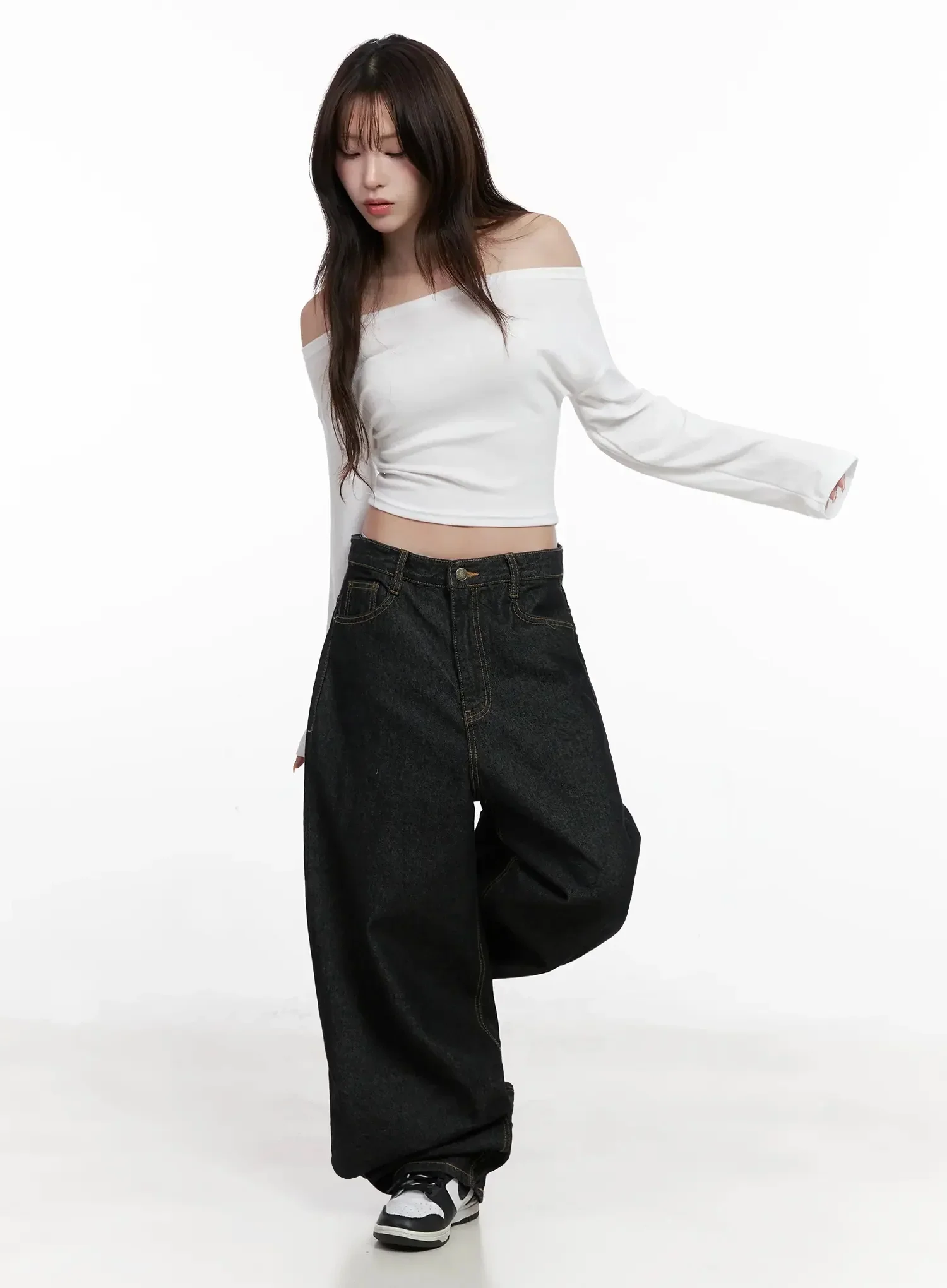 Chic Off-Shoulder Cropped Tee IN514 - Image 6