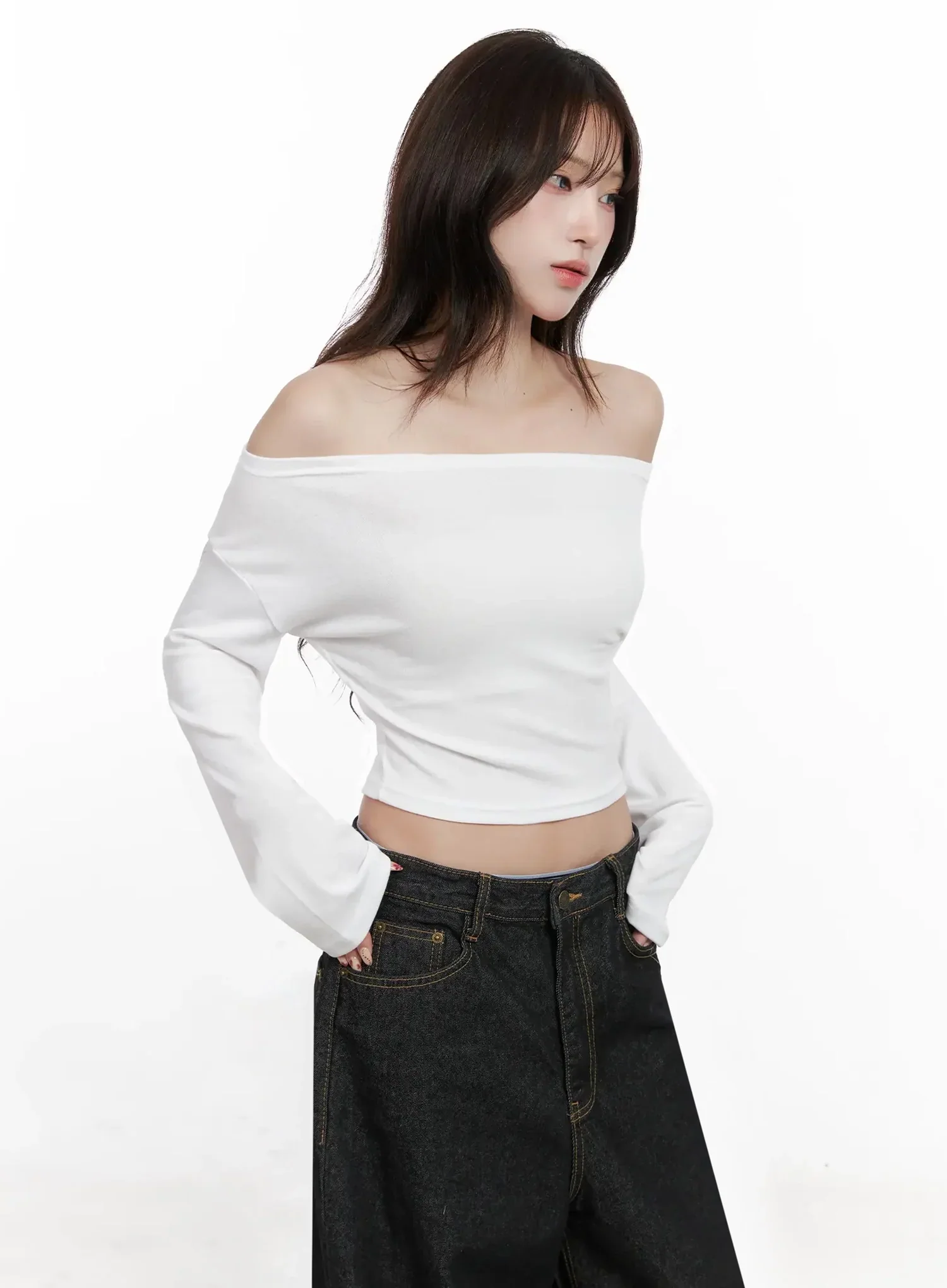 Chic Off-Shoulder Cropped Tee IN514 - Image 8