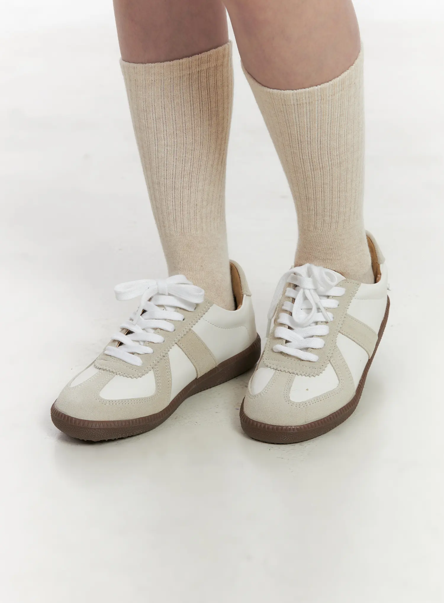 Classic Unisex Sneakers CN527