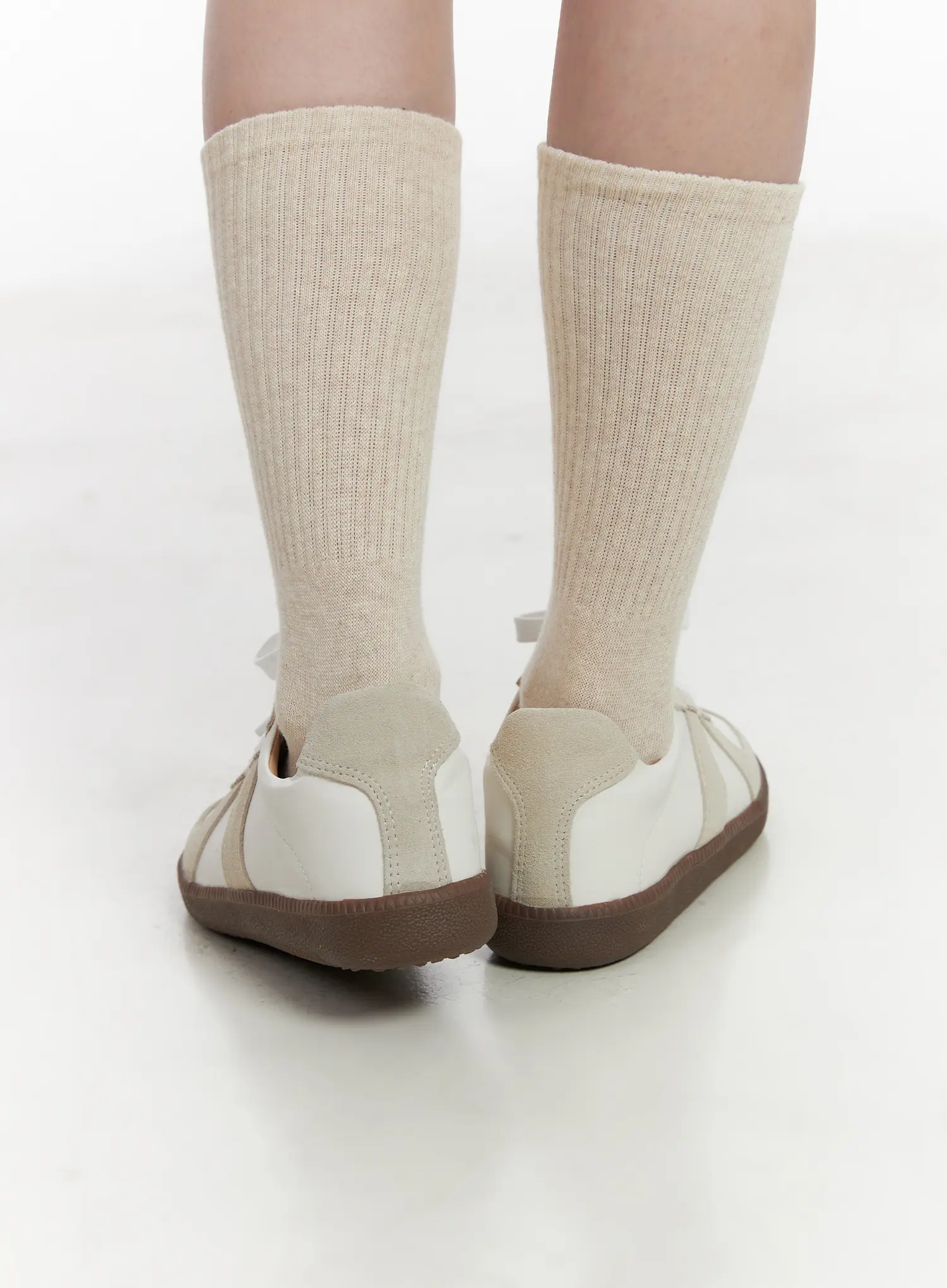 Classic Unisex Sneakers CN527 - Image 6