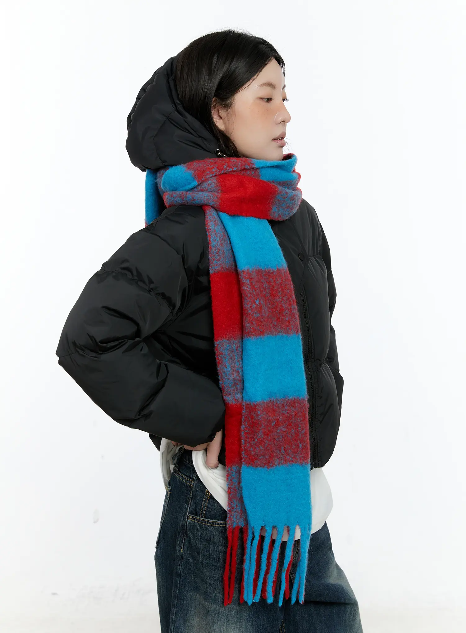 Contrast Checkered Fringe Scarf IN513 - Image 4