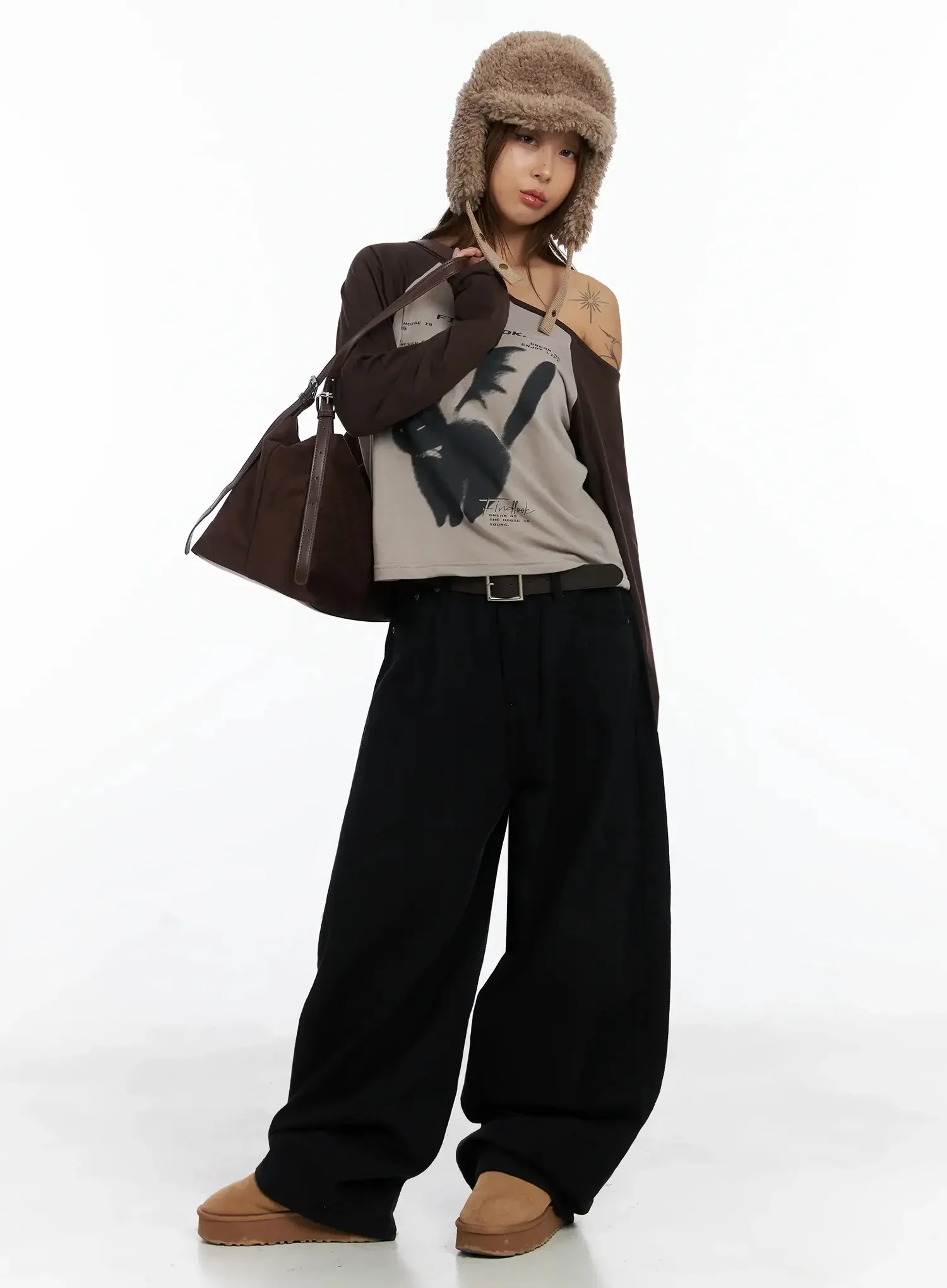 Contrasting Graphic One-Shoulder Top IN528 - Image 10