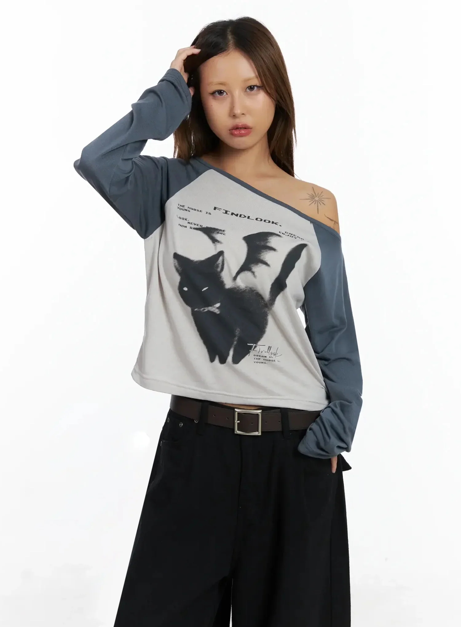 Contrasting Graphic One-Shoulder Top IN528 - Image 11