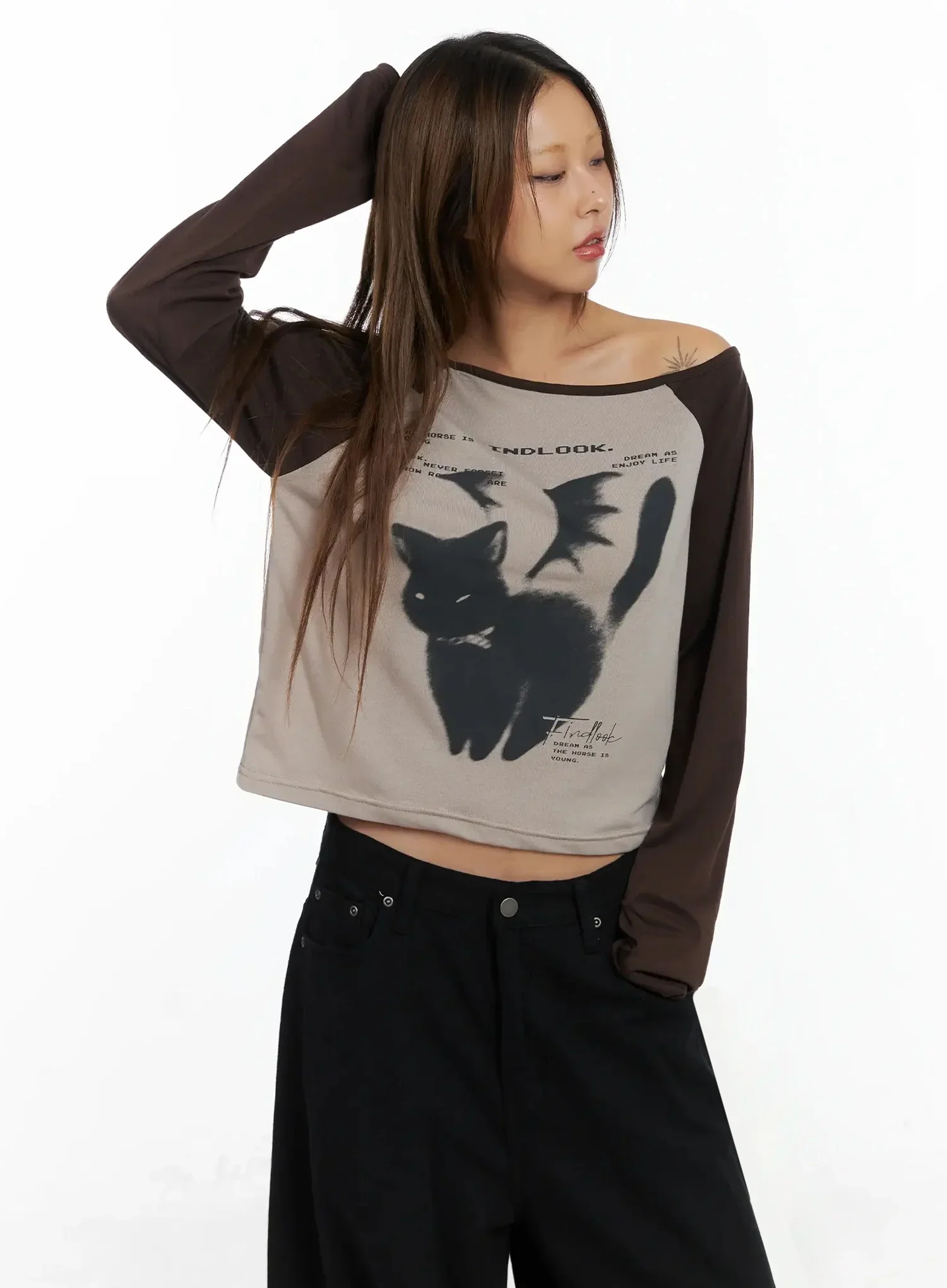 Contrasting Graphic One-Shoulder Top IN528 - Image 6