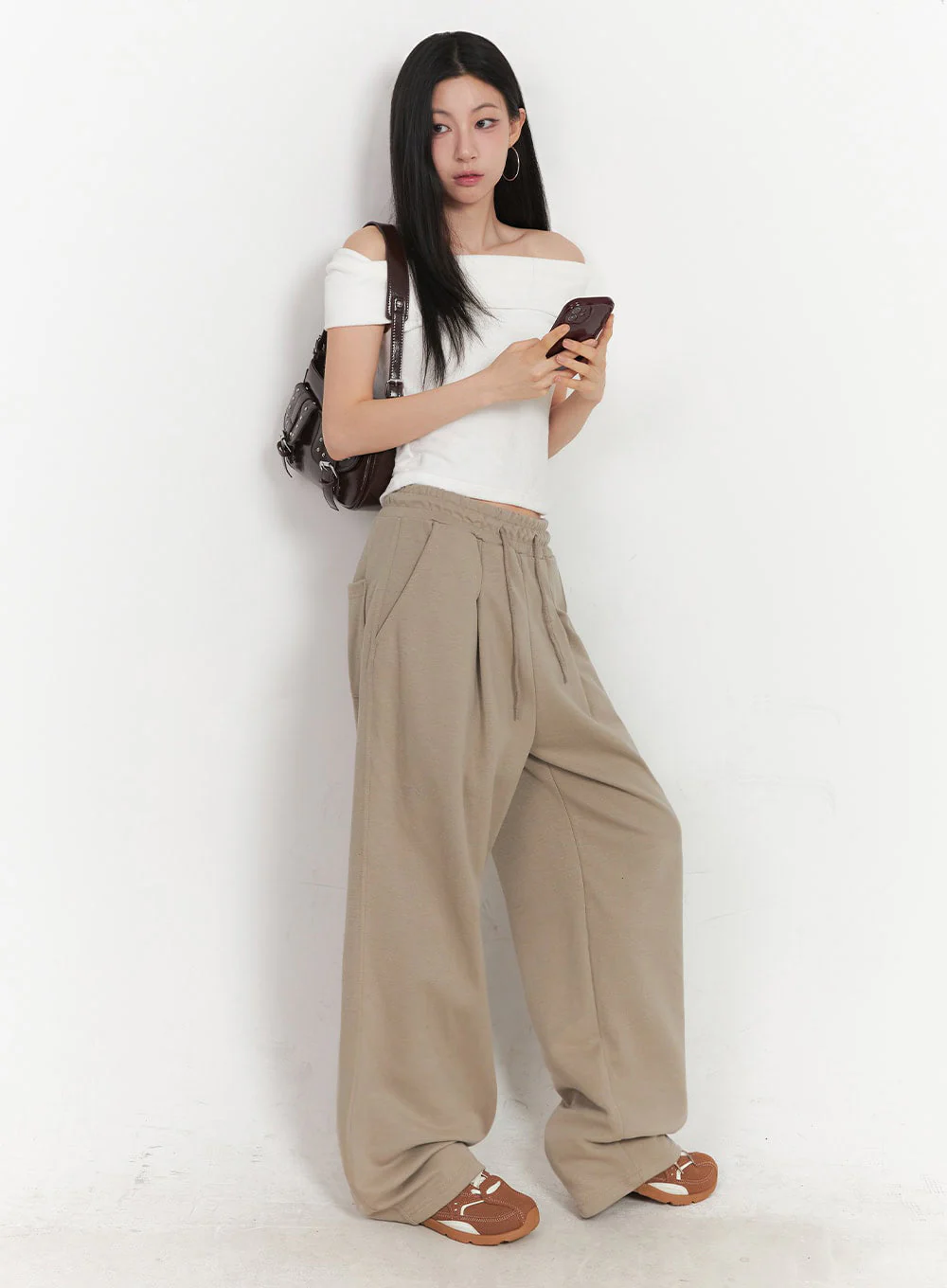 Cotton Pintuck Wide-Fit Sweatpants IY516 - Image 2
