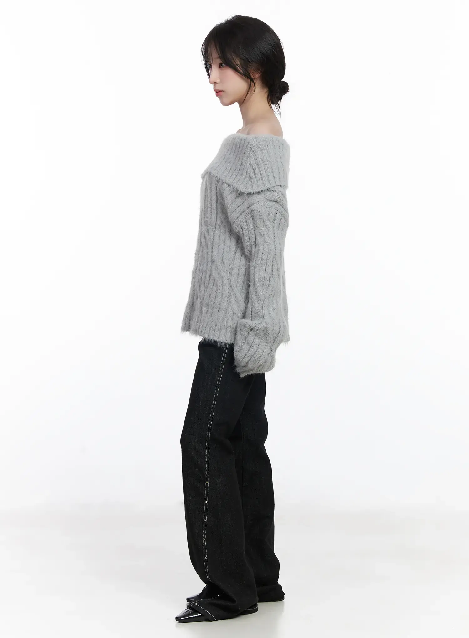Cozy Off-Shoulder Cable Knit Sweater CJ526 - Image 3