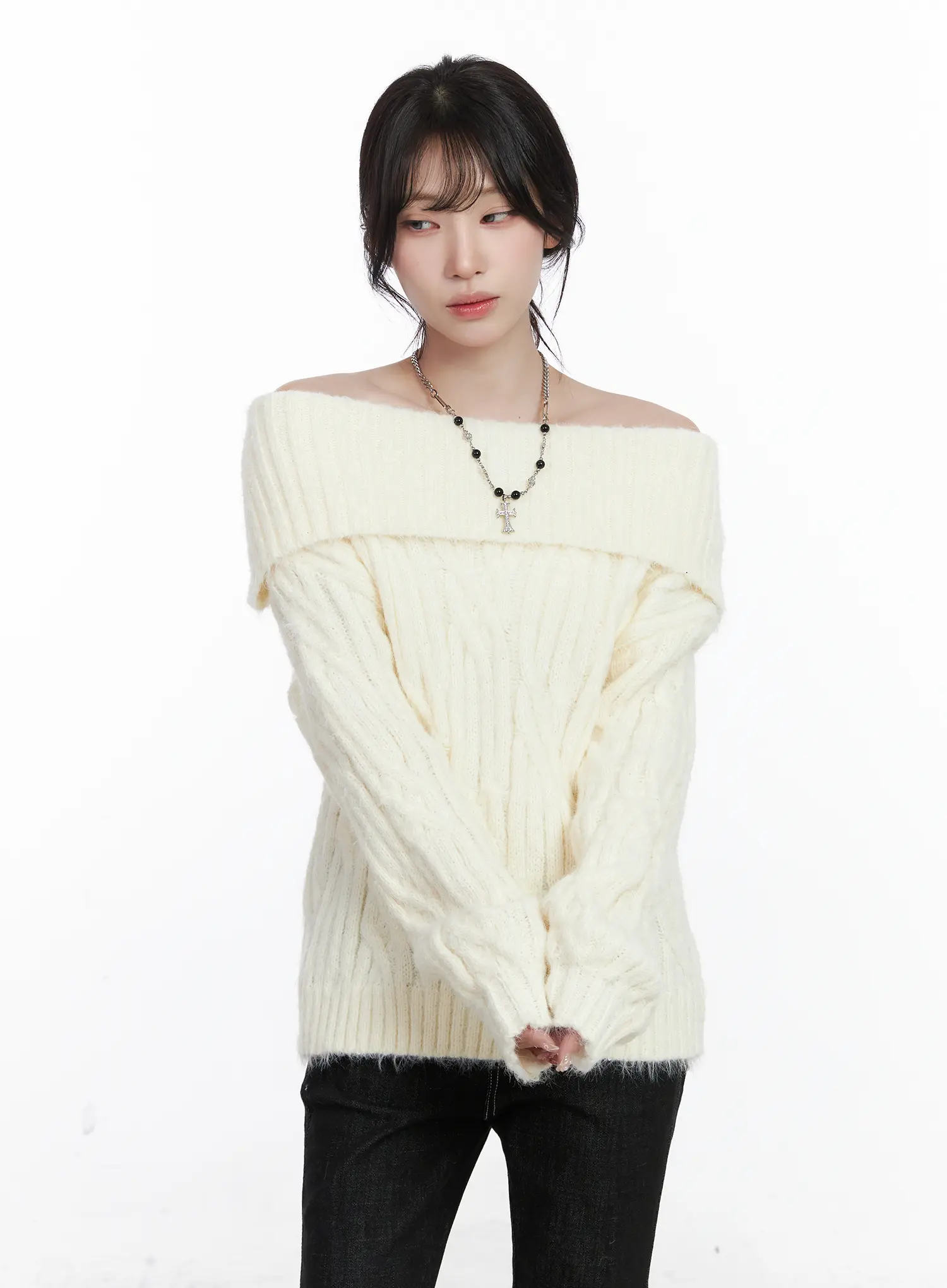 Cozy Off-Shoulder Cable Knit Sweater CJ526 - Image 9