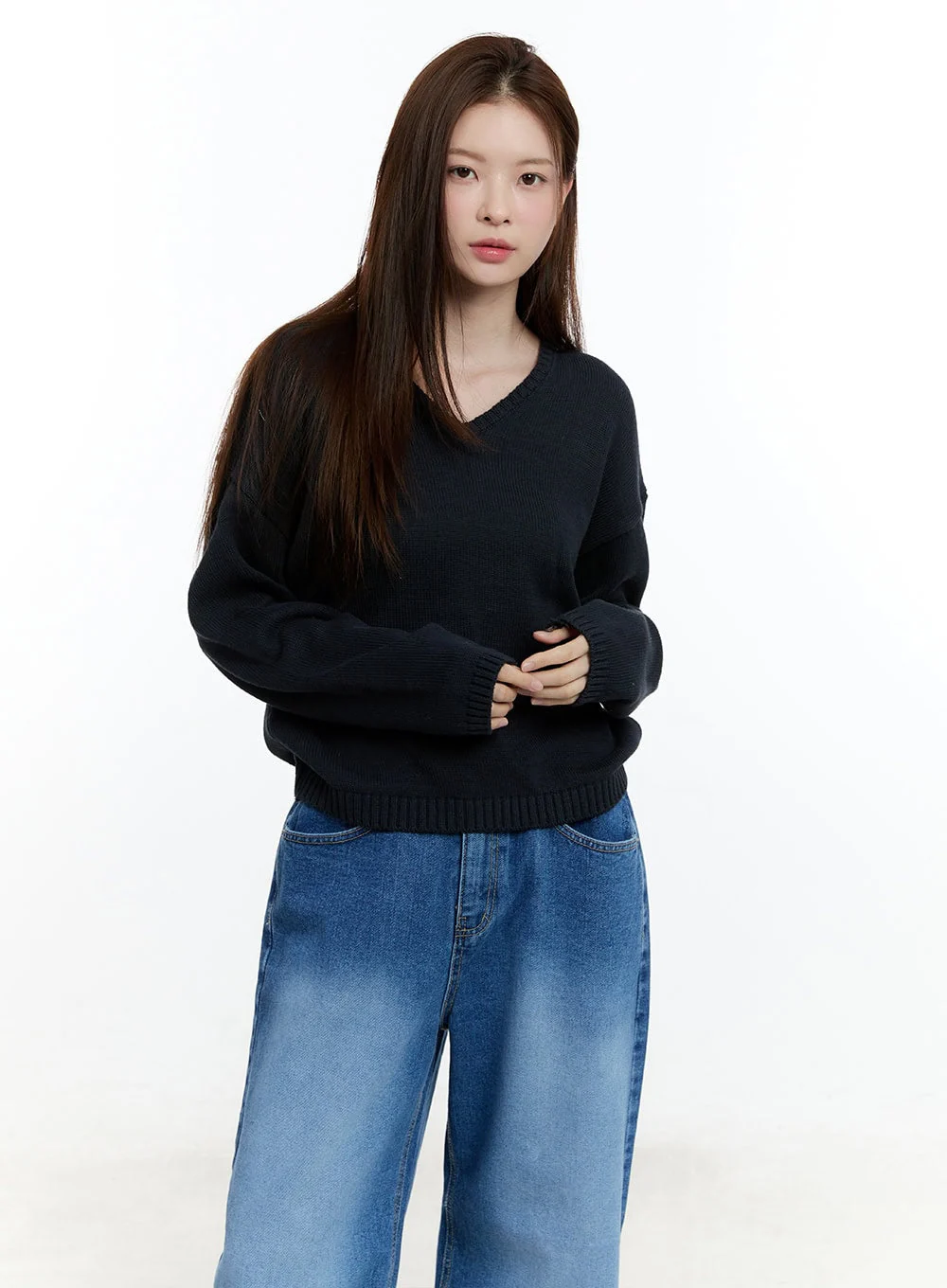 Cozy Relaxed-Fit V-Neck Sweater CM521 - Image 10