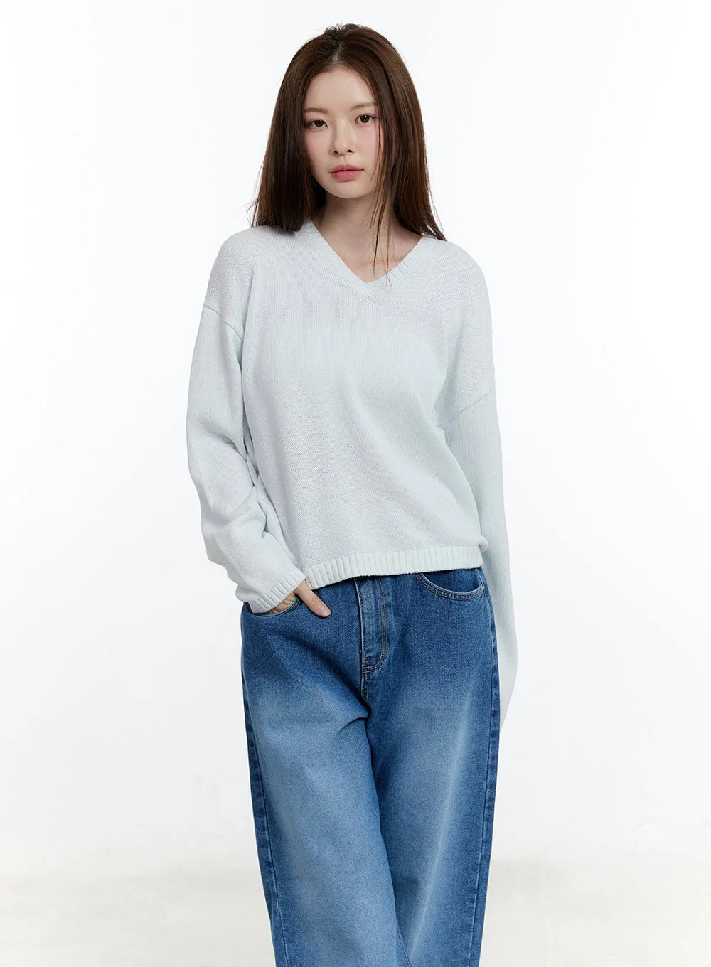 Cozy Relaxed-Fit V-Neck Sweater CM521 - Image 2