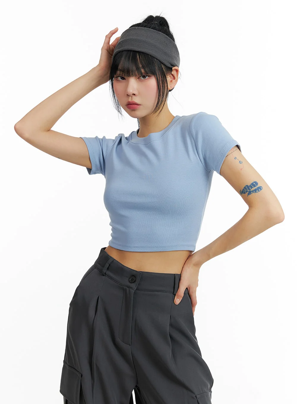 Crew Neck Slim Crop Top IF402 - Image 4