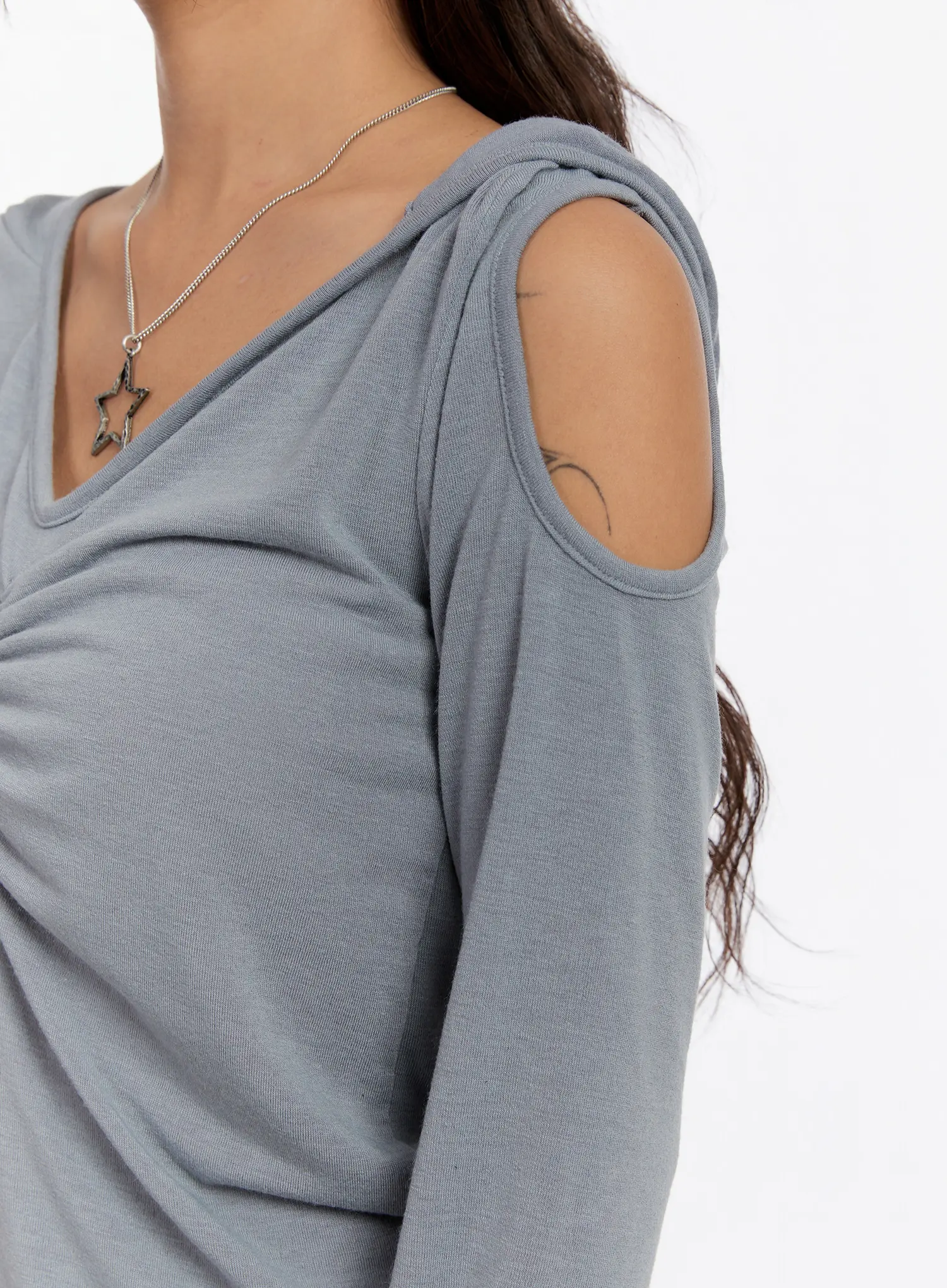 Cut-Out Shirred Hoodie CN527 - Image 5