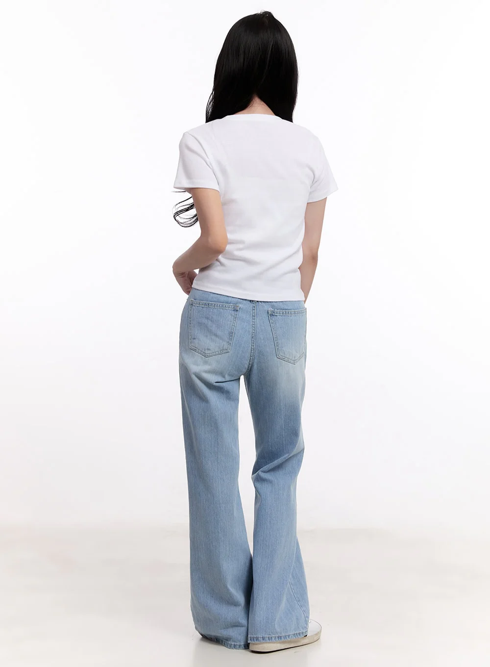 Daniella Relaxed-Fit Flared Jeans CM526 - Image 6