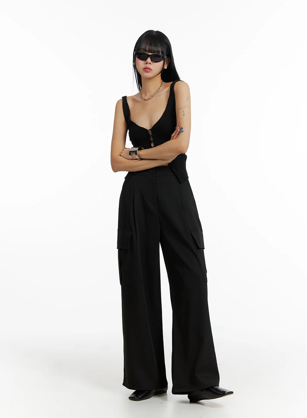 Deep V-Neck Button Sleeveless Top IF402 - Image 2