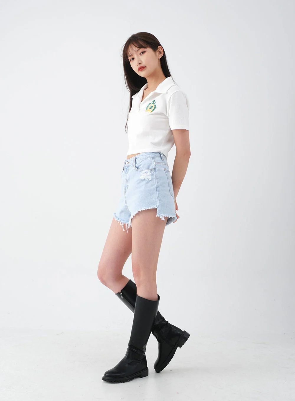 Distressed Raw Hem Denim Shorts CA27 - Image 9
