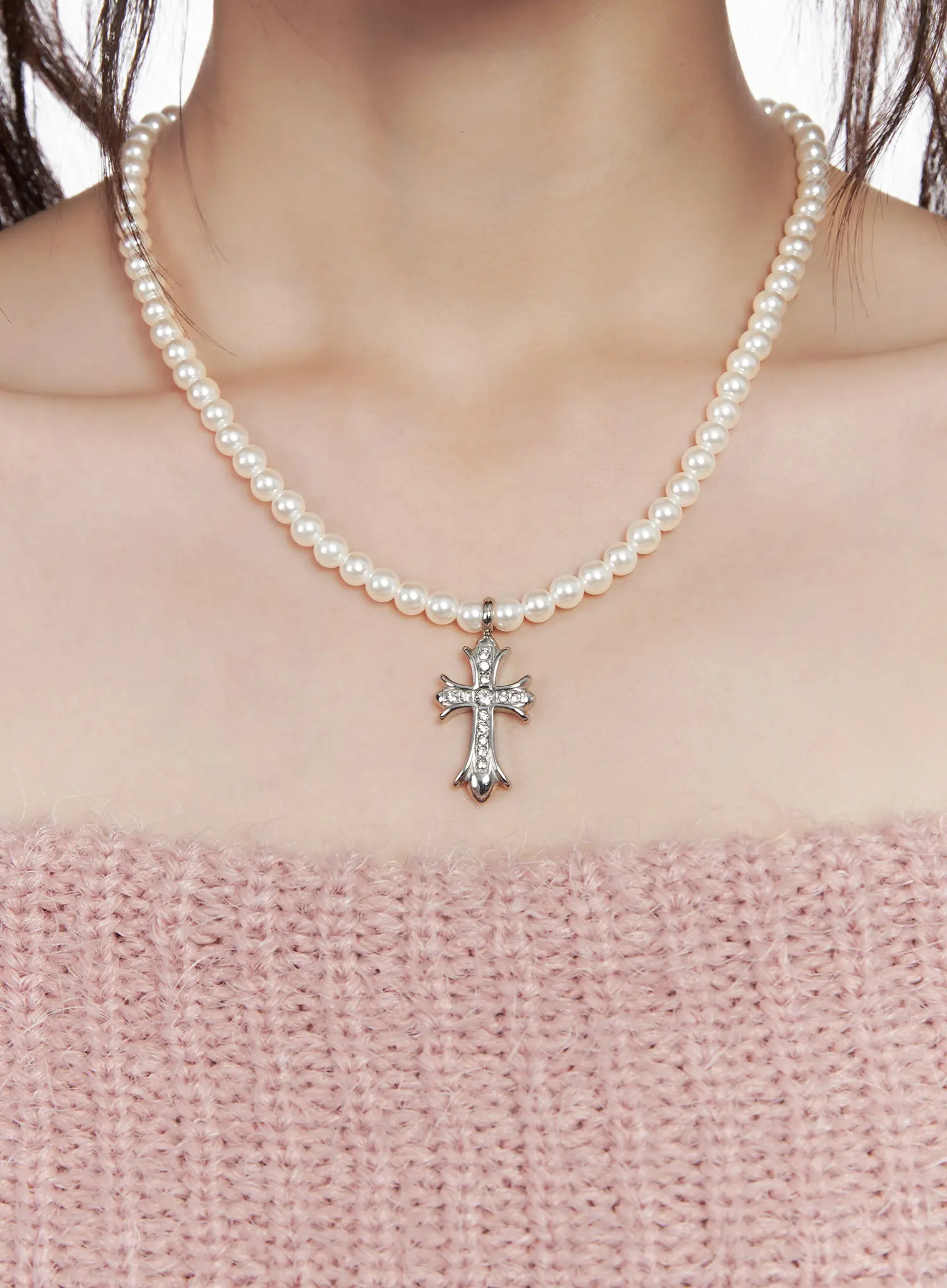 Elegant Beaded Pendant Necklace (White) CN511