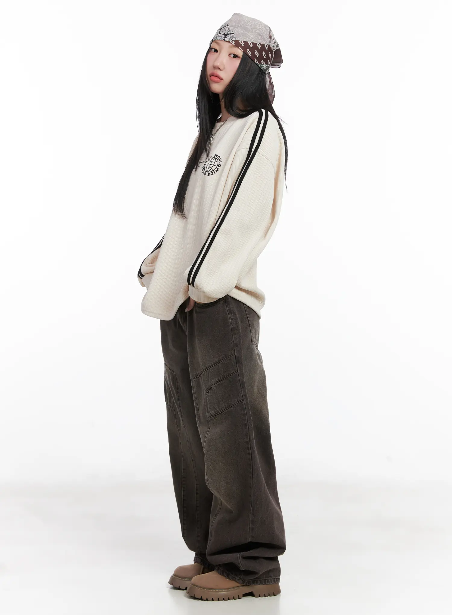 Elia Washed Baggy Jeans CN528 - Image 3