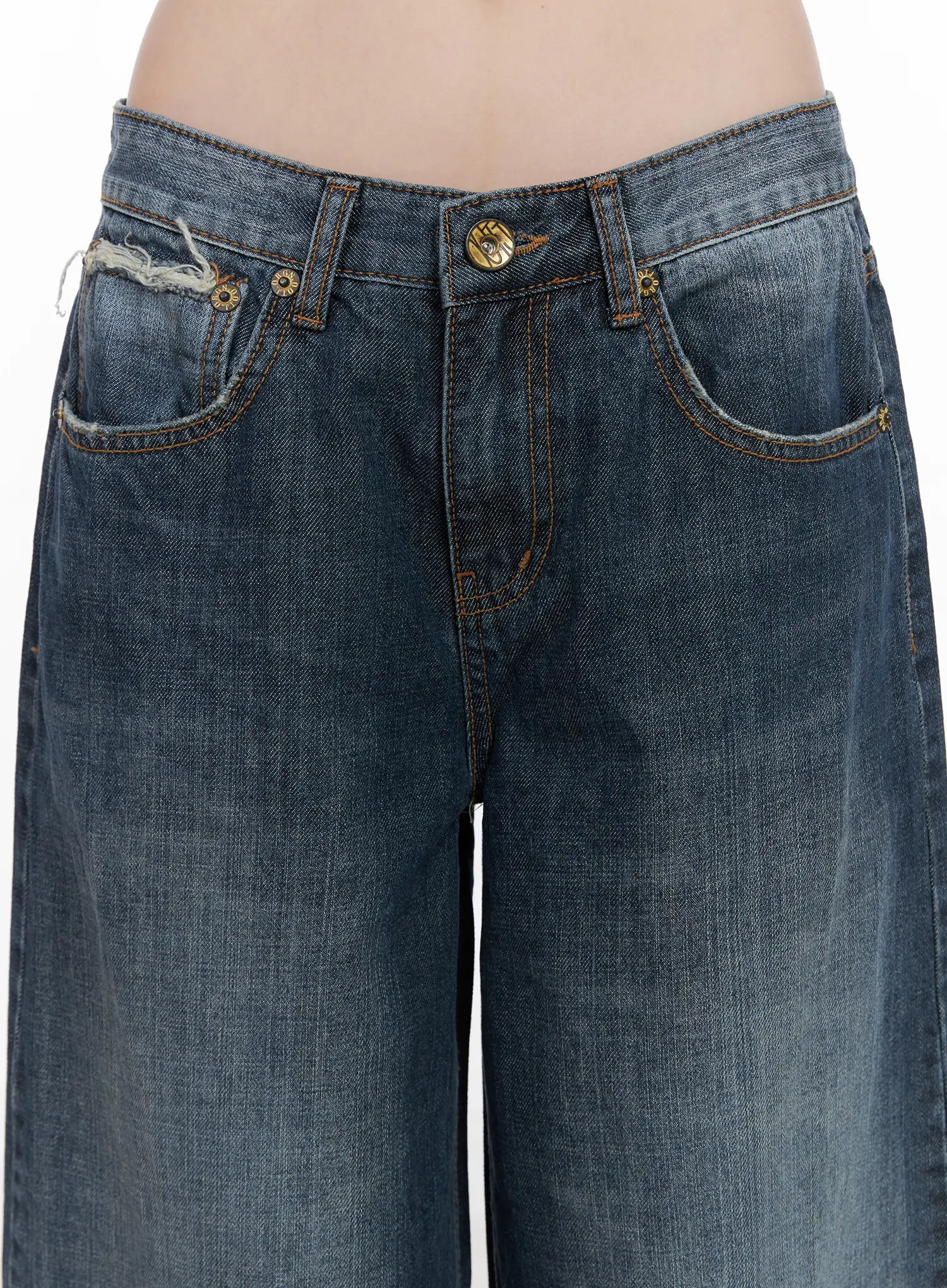 Elowyn Low-Rise Baggy Jeans CN510 - Image 3
