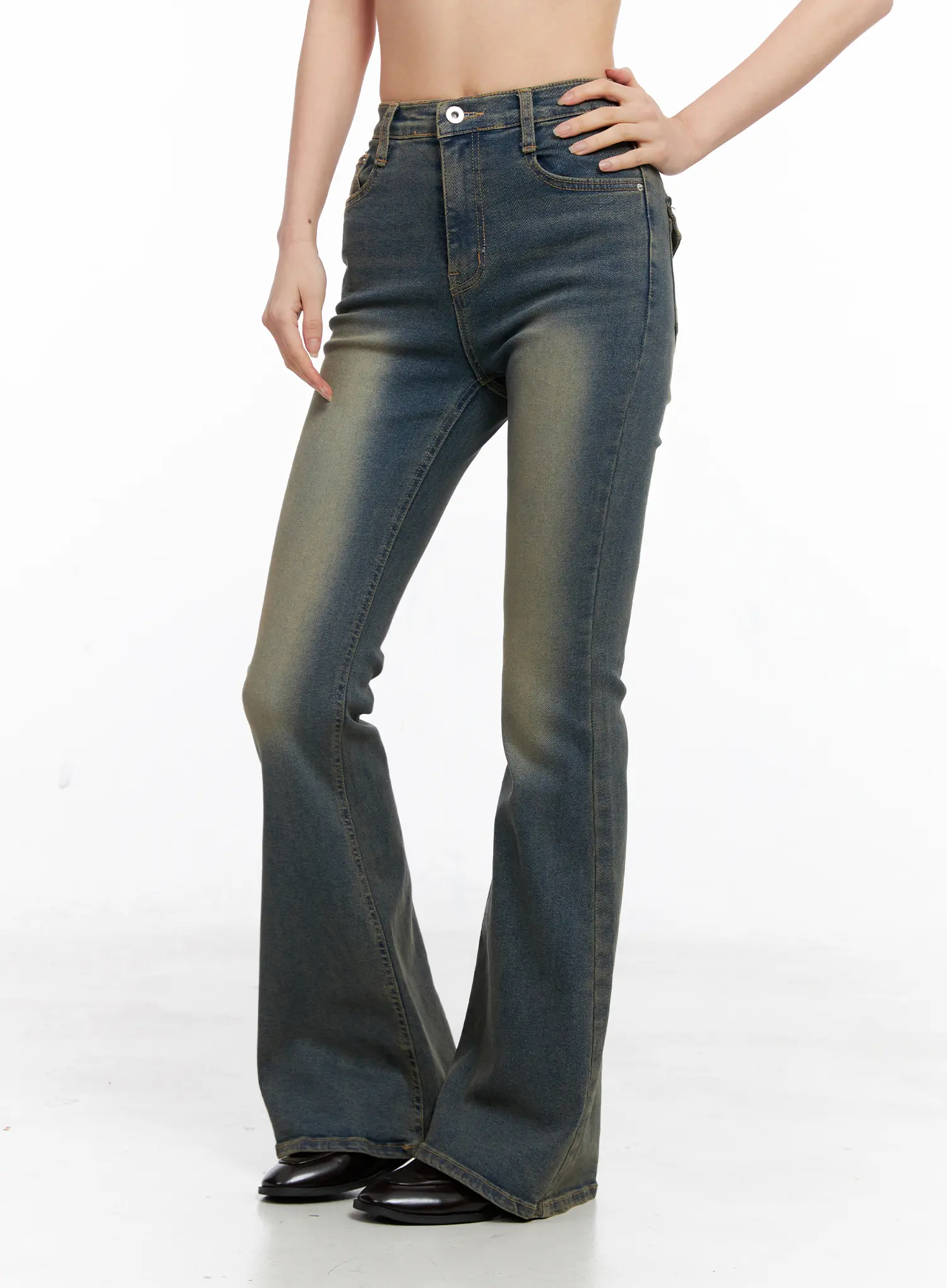 Emmy Washed Flare Jeans CC1109 - Image 4