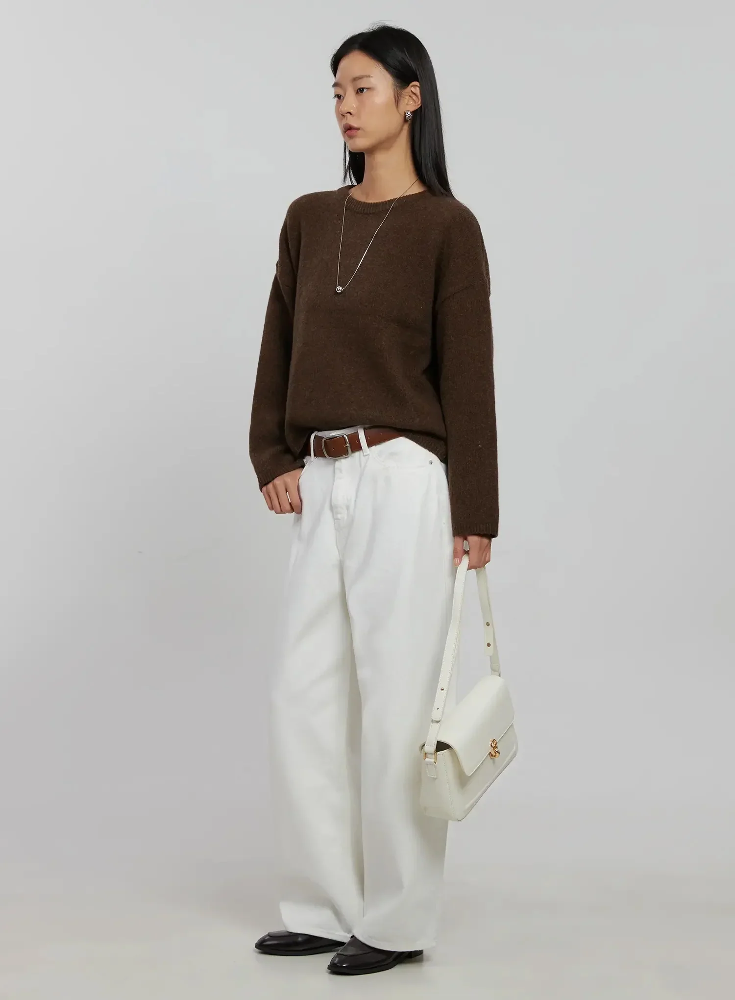 Essential Crewneck Sweater IJ509