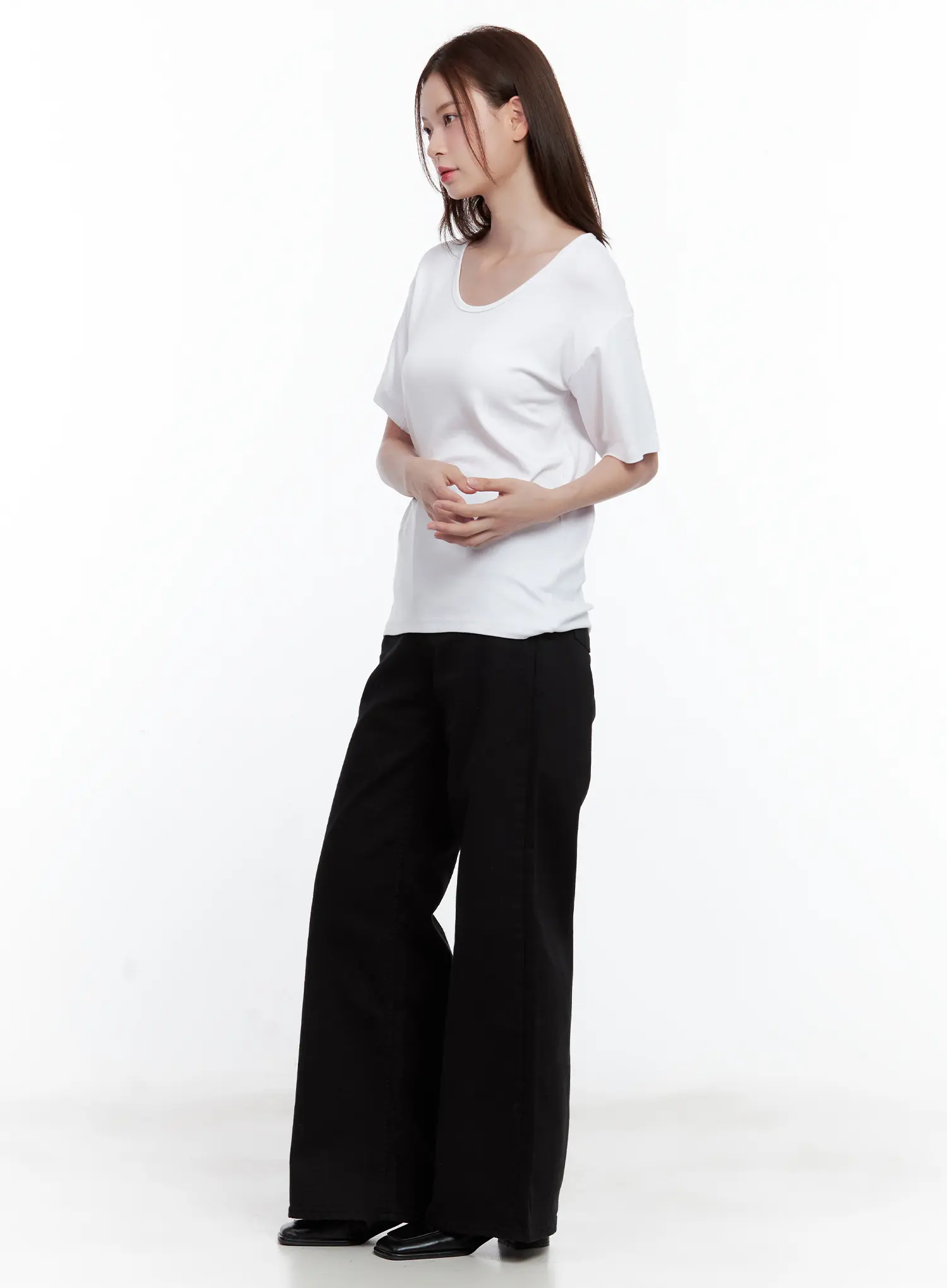Essential Scoop-Neck Top CL502 - Image 3