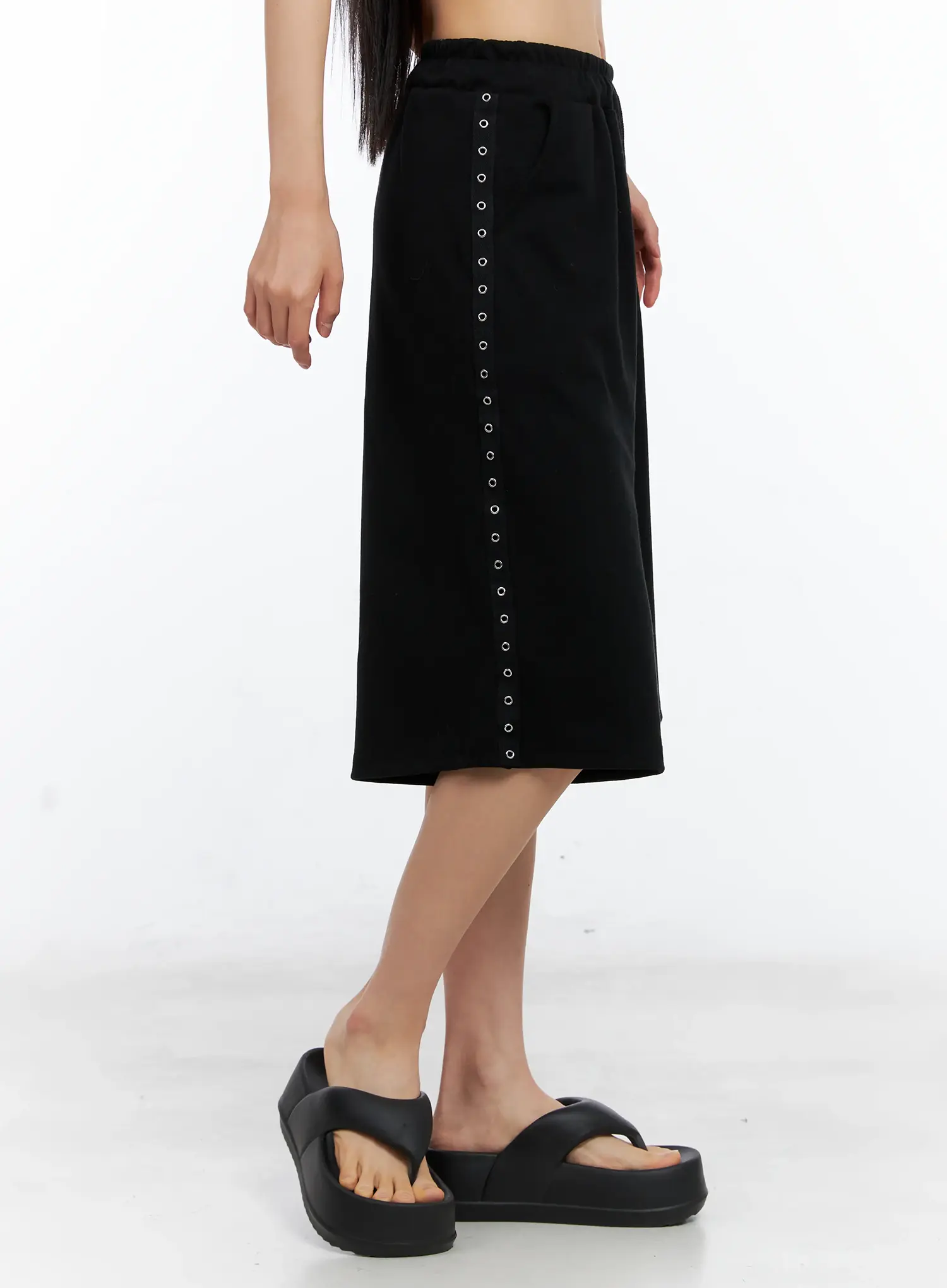 Eyelet Athletic Bermuda Shorts CL529 - Image 4